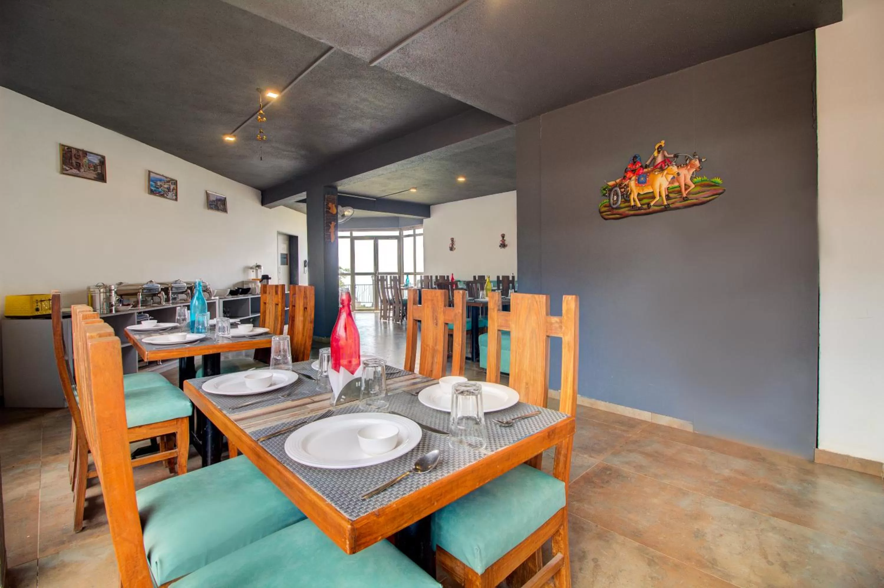 Restaurant/places to eat in Mountain Breeze Resort, Mahabaleshwar