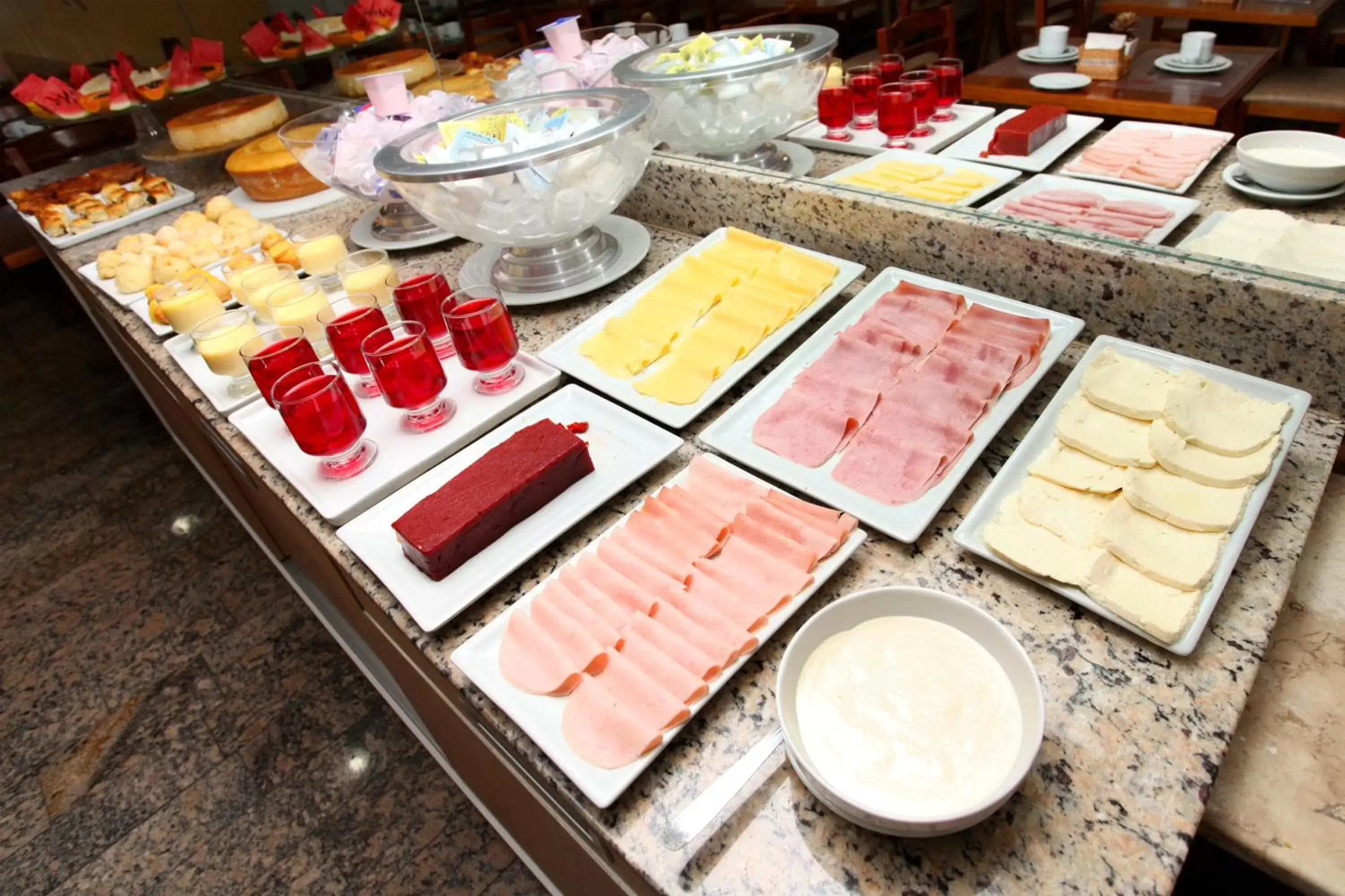 Buffet breakfast, Food in Fluminense Hotel