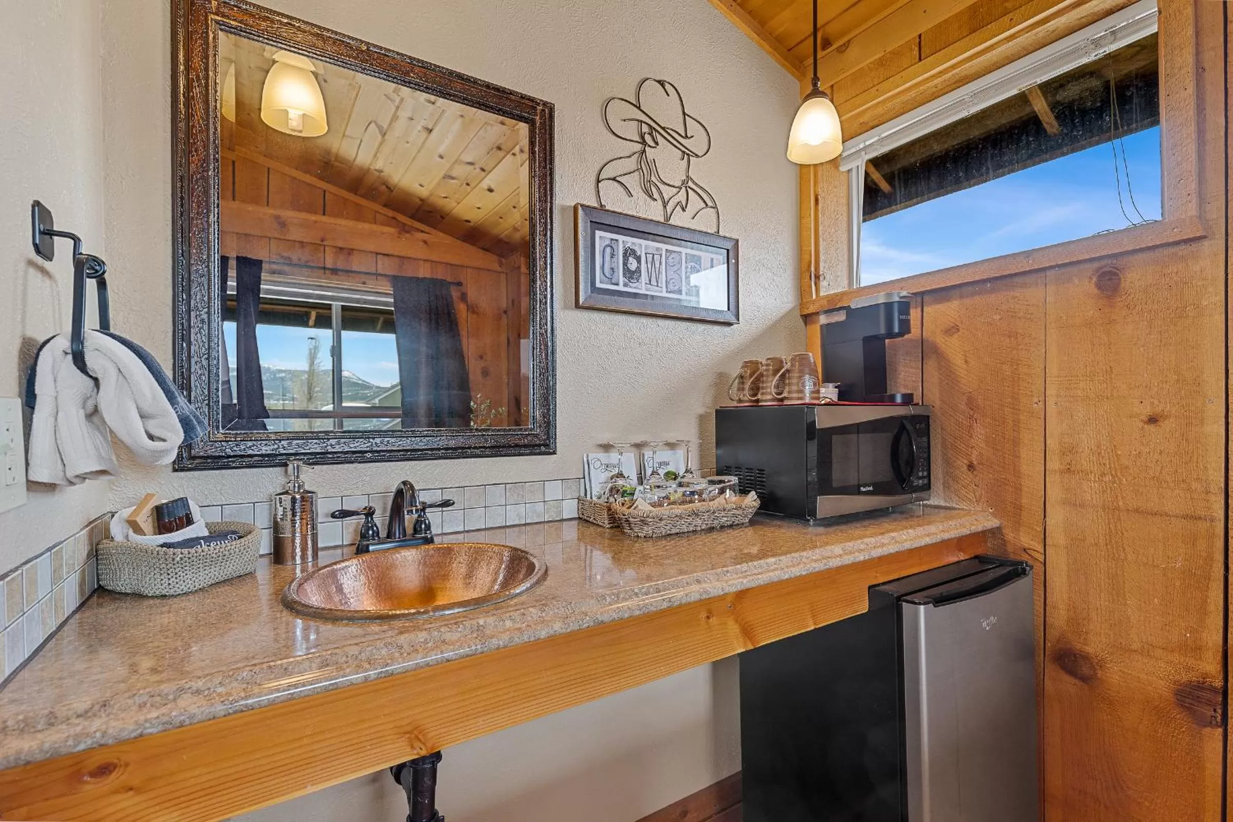 minibar in Trapper's Rendezvous