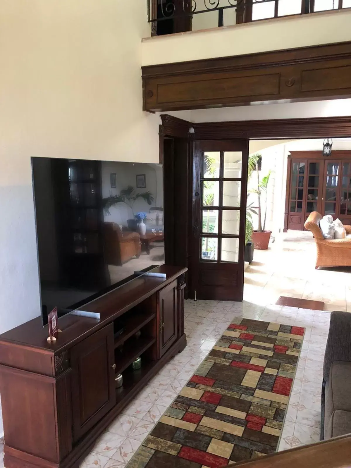 Communal lounge/ TV room, TV/Entertainment Center in Villas Segovia Hotel Boutique & Suites