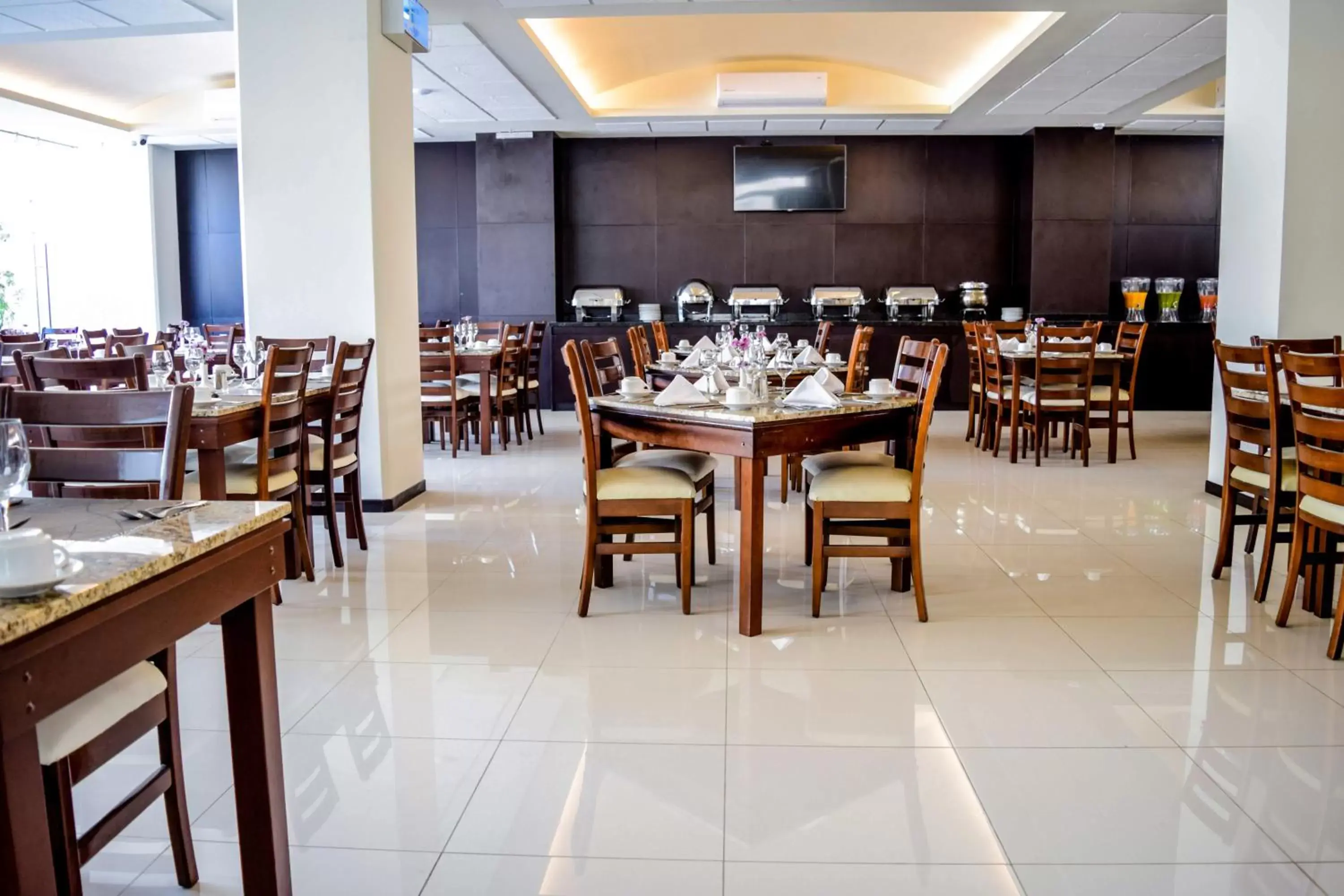 Restaurant/places to eat in Crown Victoria Hotel Restaurant/places to eat in Crown Victoria Hotel