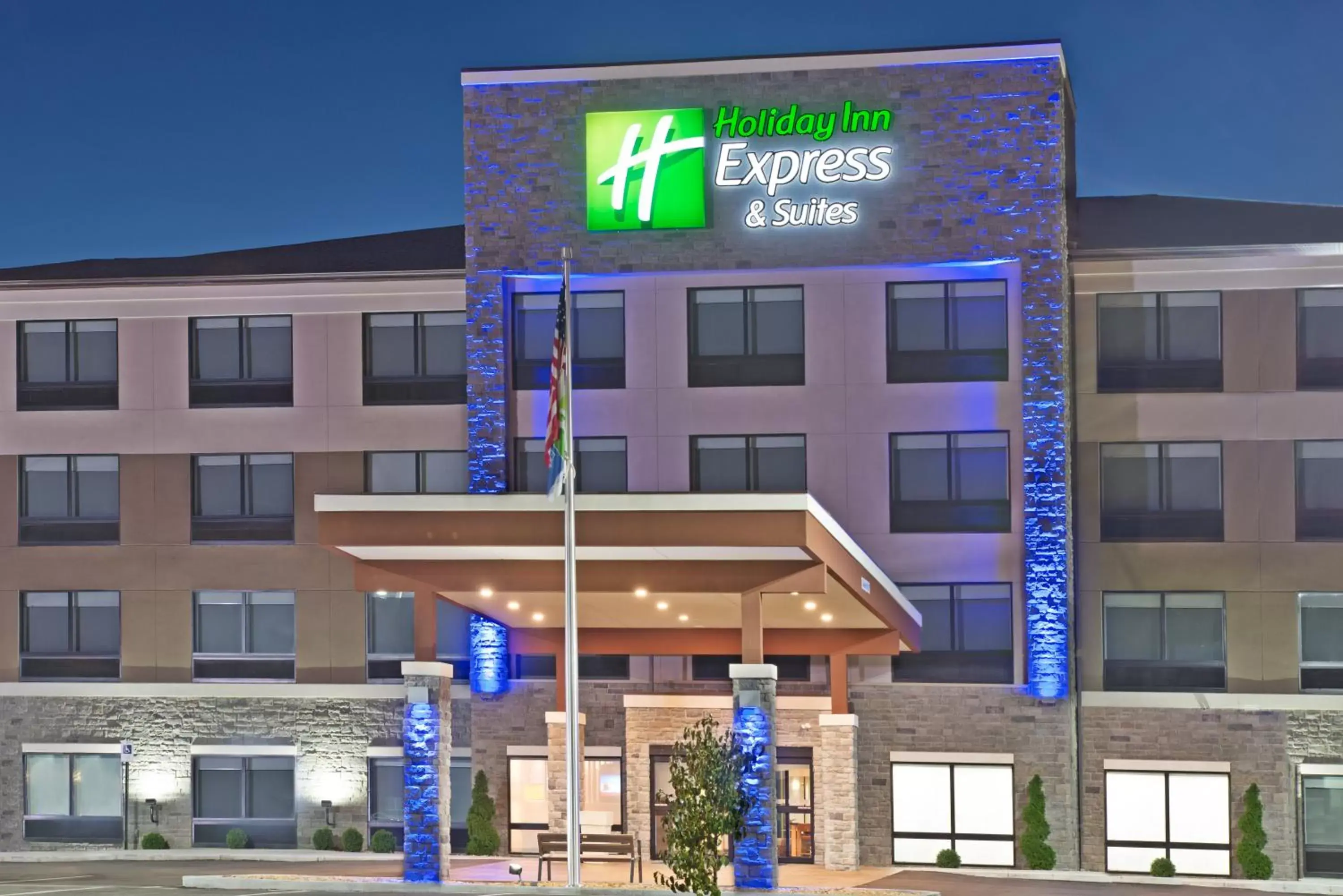 Property Building in Holiday Inn Express & Suites Uniontown, an IHG Hotel