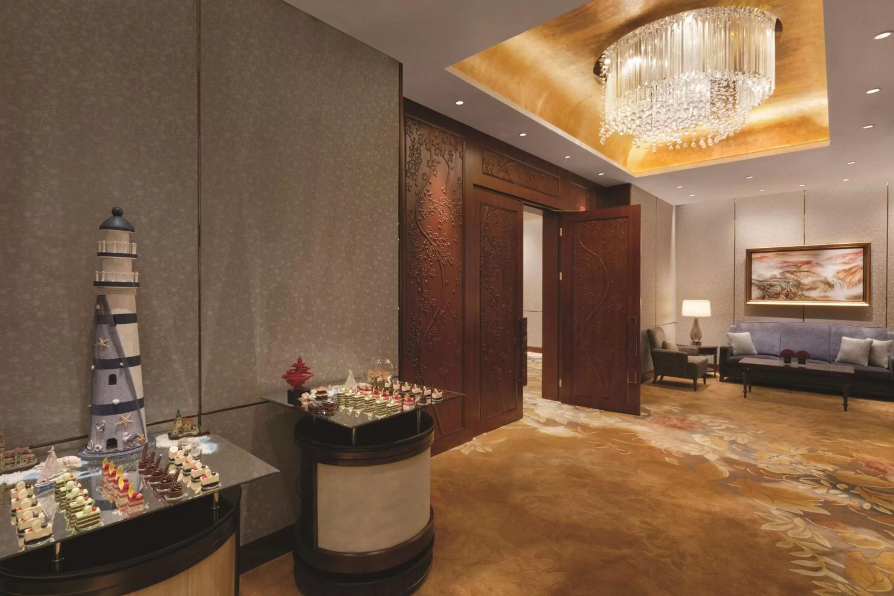 On site, Bed in Shangri-La Qingdao - May Fourth Square