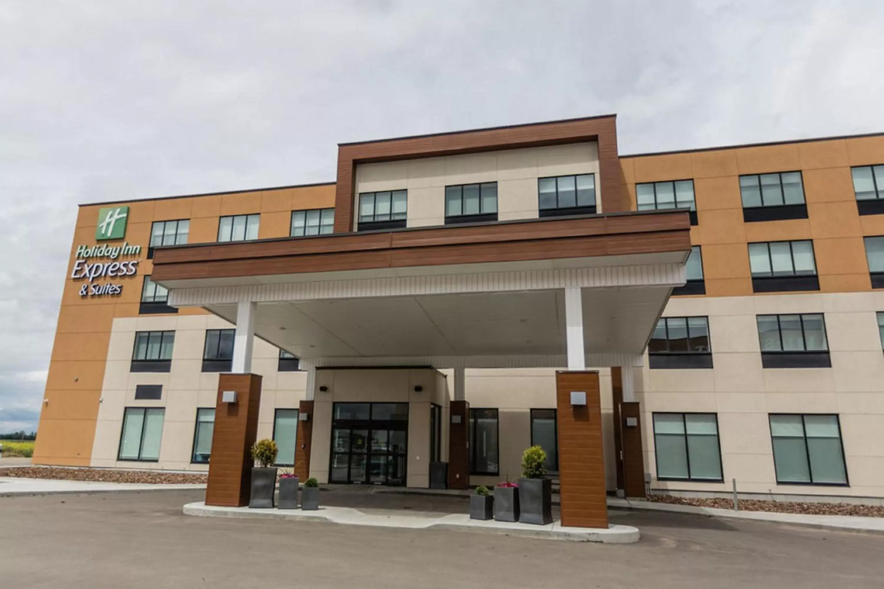 Property Building in Holiday Inn Express & Suites Edmonton N - St Albert, an IHG Hotel