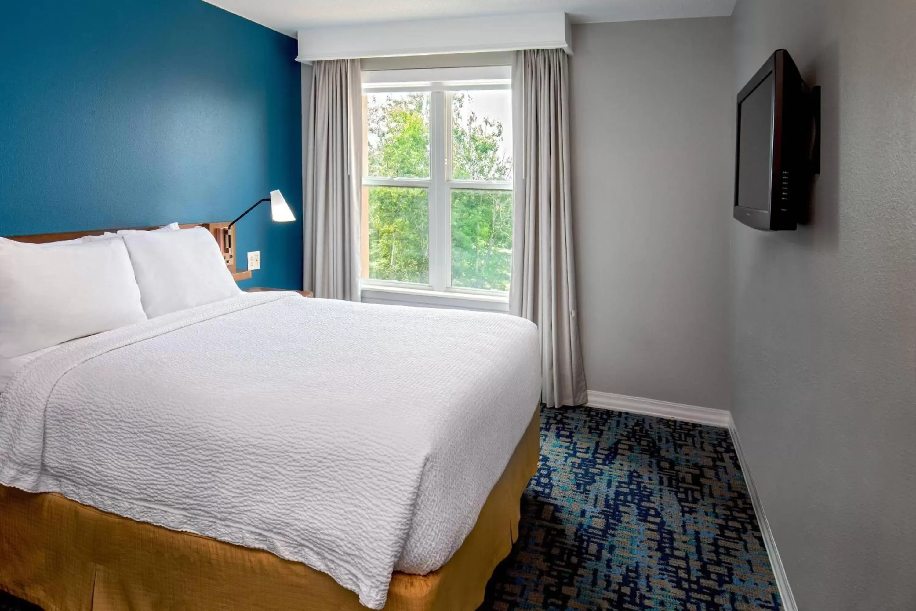 Bedroom, Bed in Residence Inn by Marriott Boston Woburn
