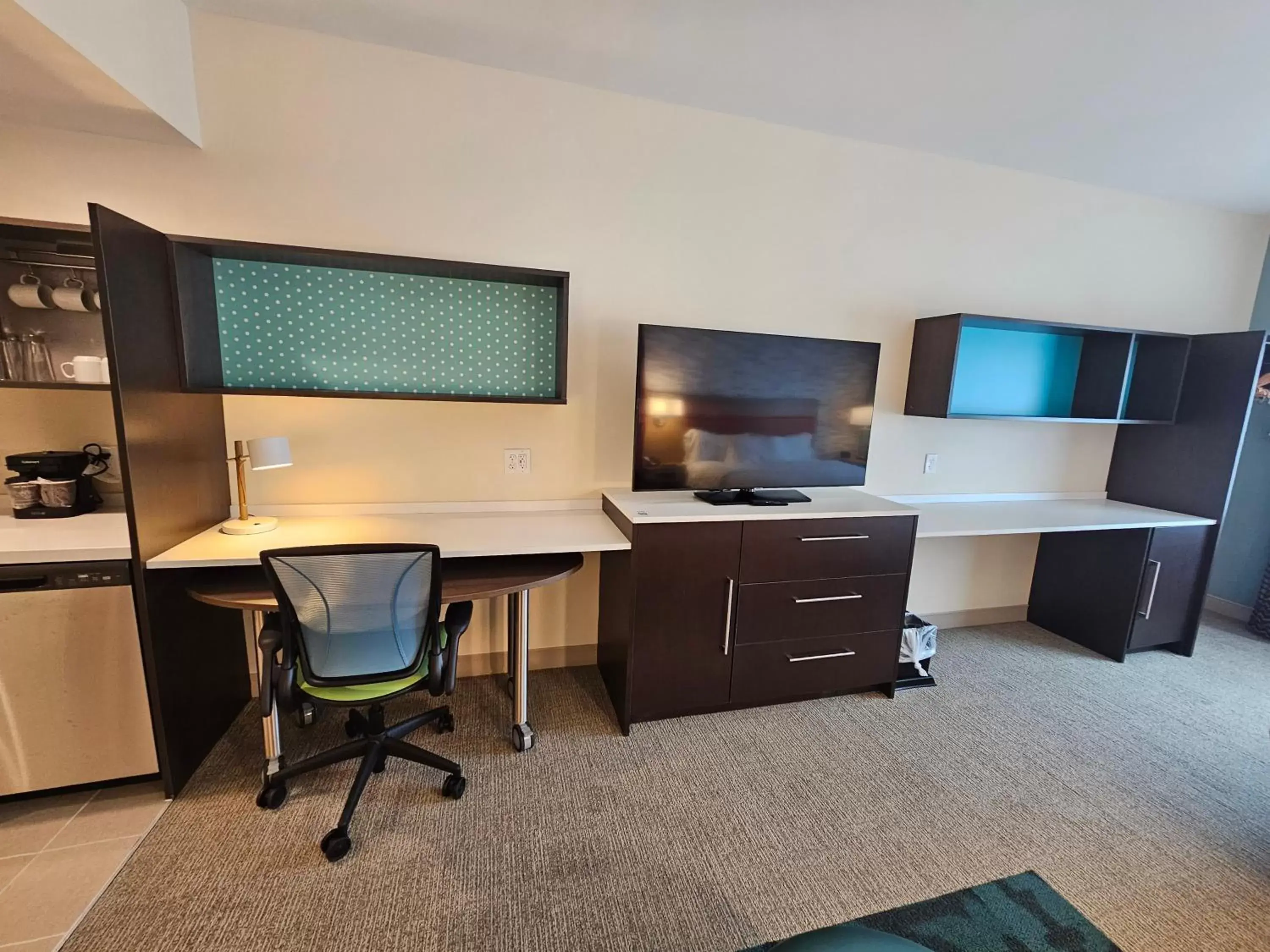 TV and multimedia, TV/Entertainment Center in Home2 Suites By Hilton Allentown Bethlehem Airport