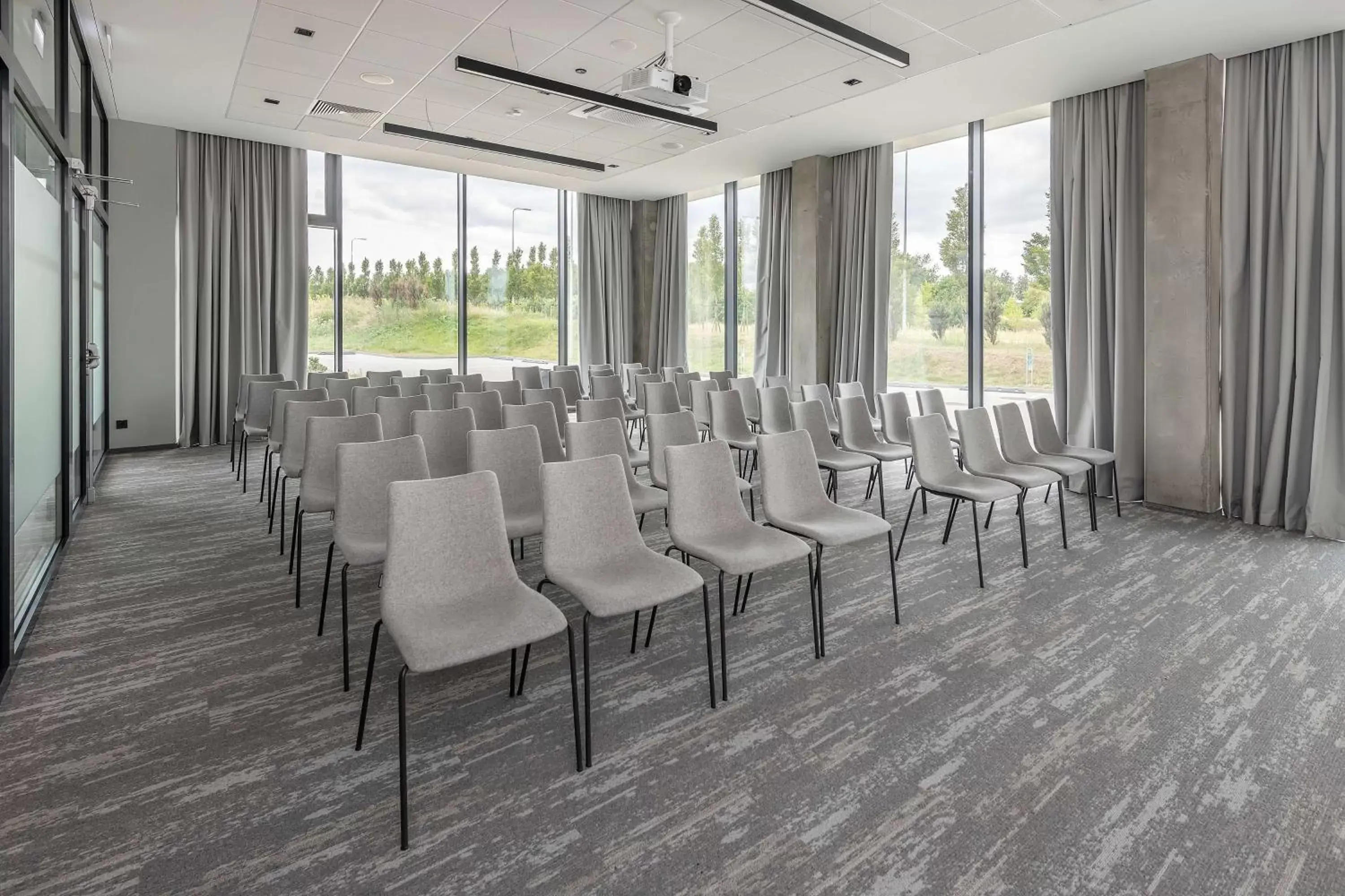 Meeting/conference room in Park Inn by Radisson Vilnius Airport Hotel & Business Centre