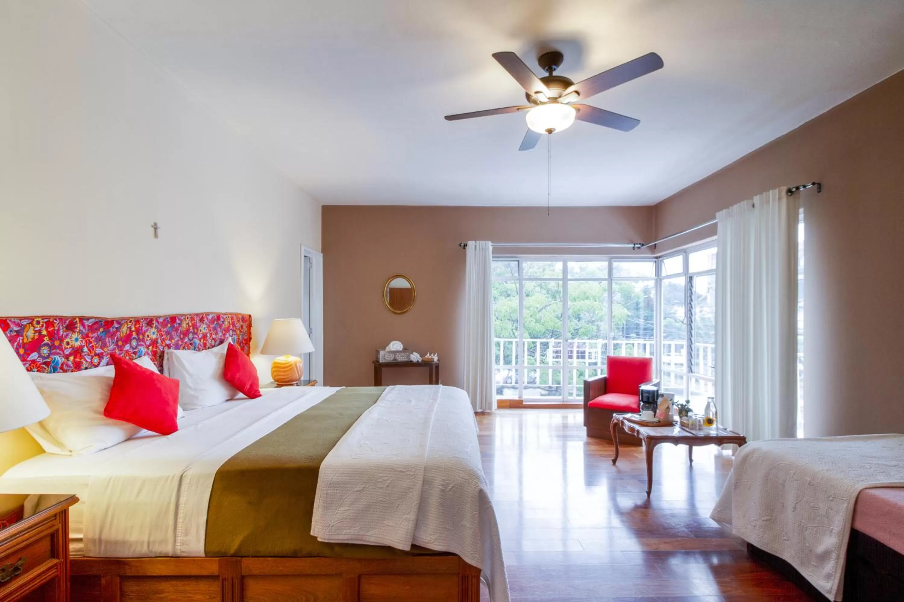 Photo of the whole room, Bed in Casa de Luz