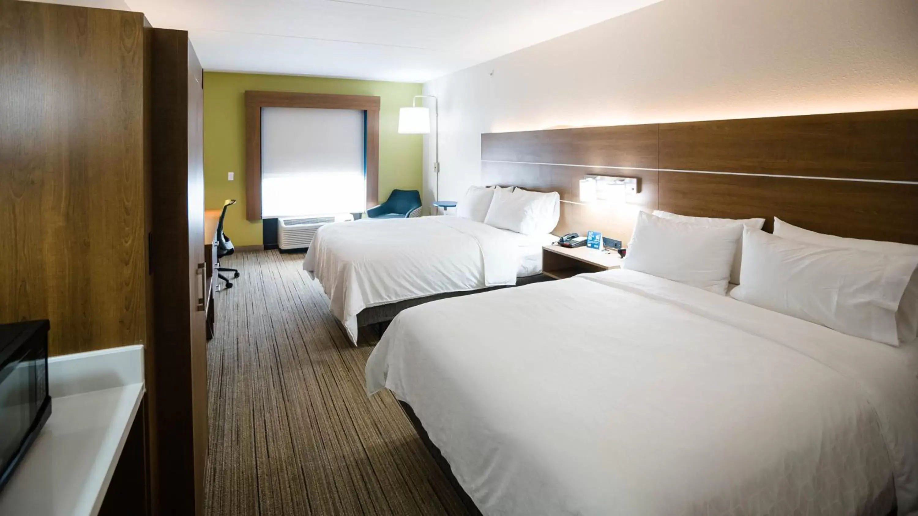 Photo of the whole room, Bed in Holiday Inn Express & Suites Knoxville-Farragut, an IHG Hotel