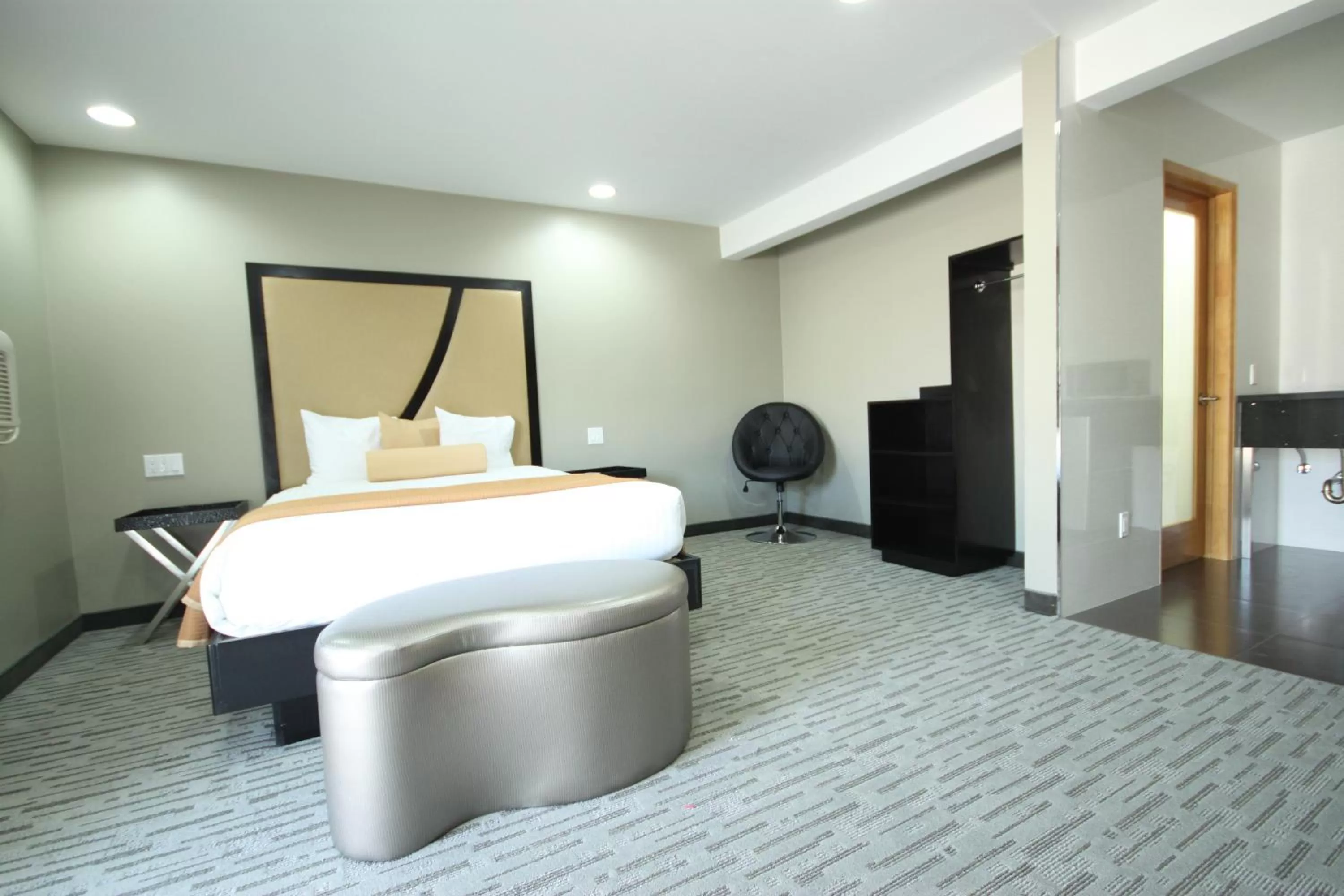 Bed in Grandview Inn