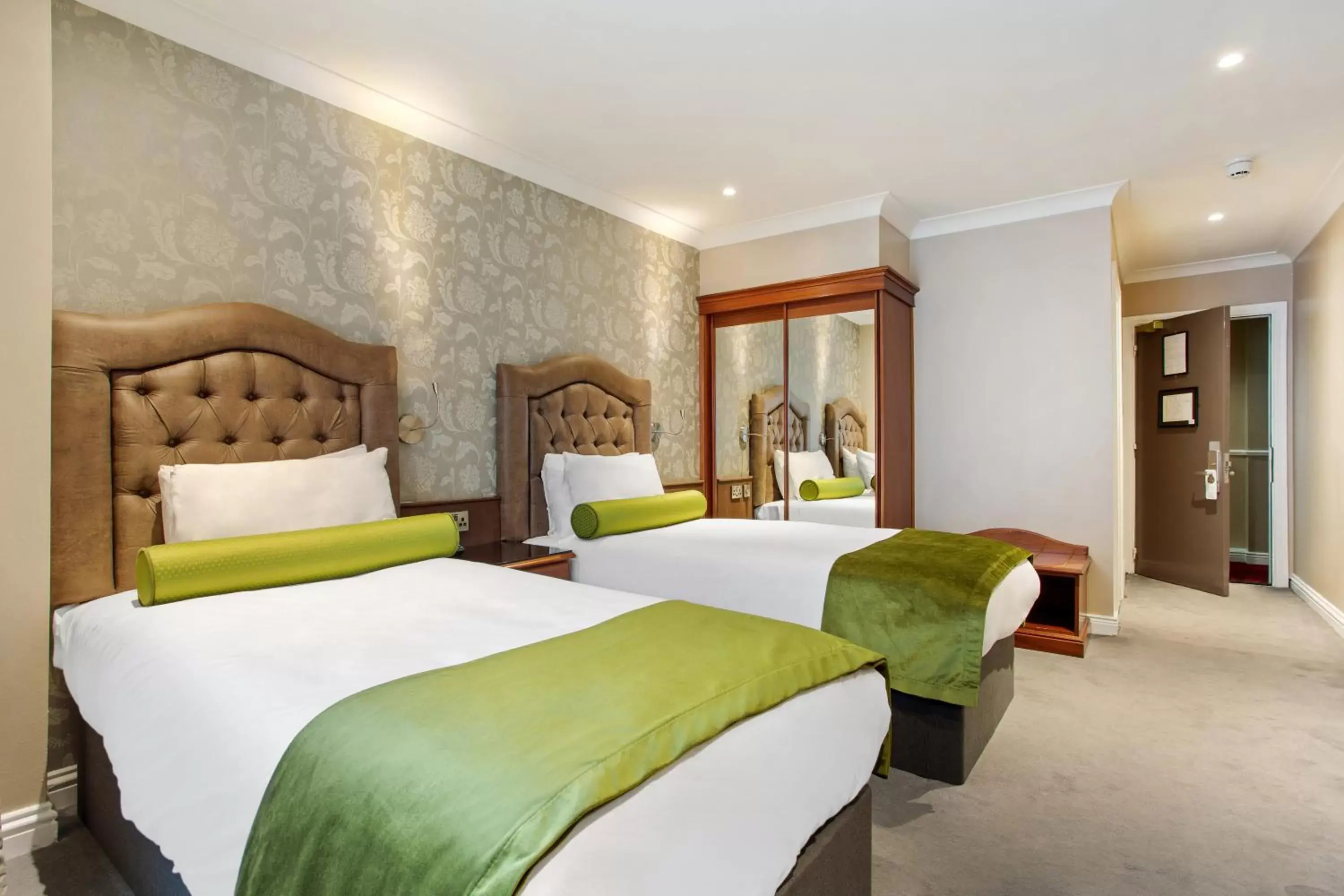 Bedroom, Bed in Drury Court Hotel
