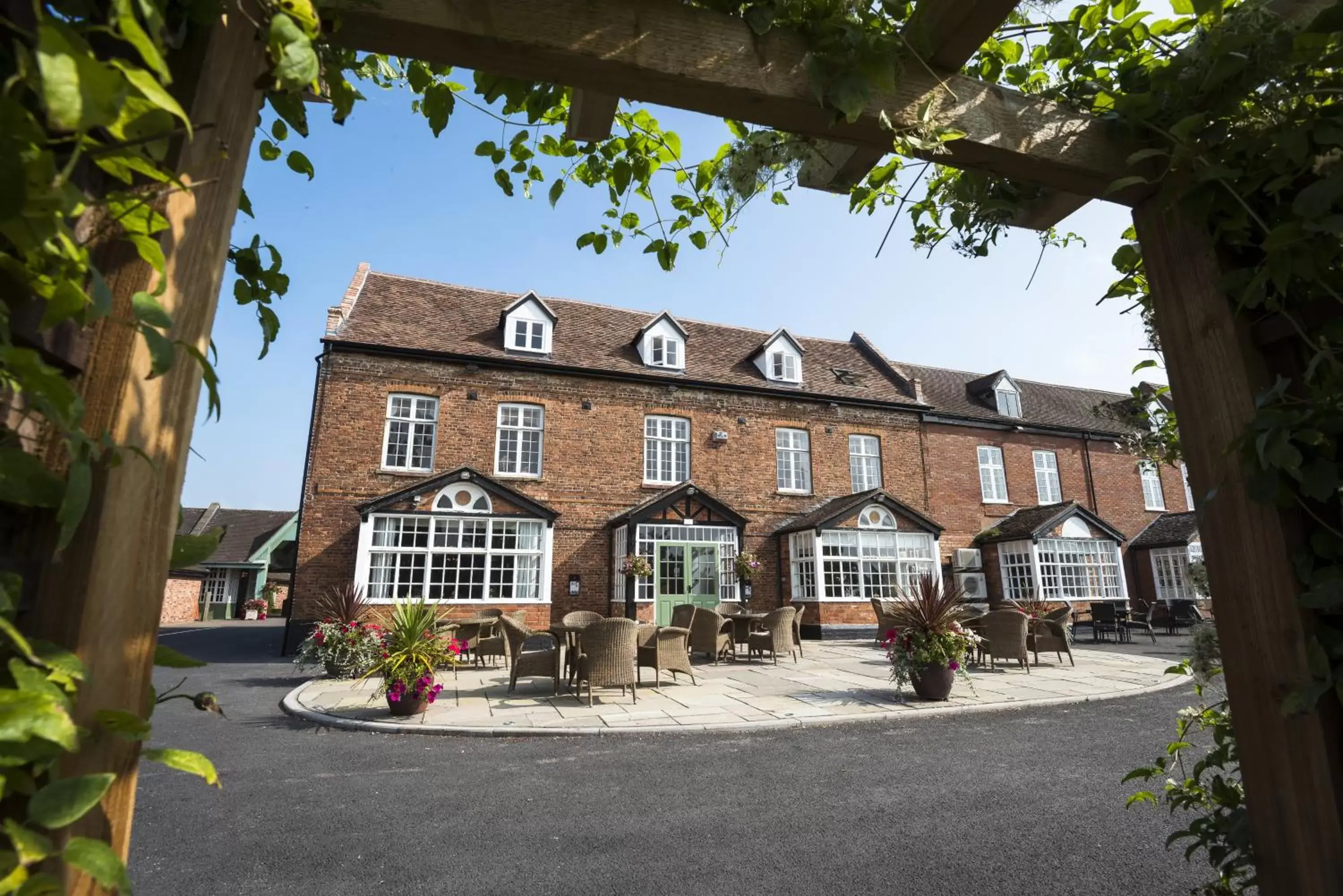 Facade/entrance in Worcester Bank House Hotel Spa & Golf; BW Premier Collection Facade/entrance in Worcester Bank House Hotel Spa & Golf; BW Premier Collection