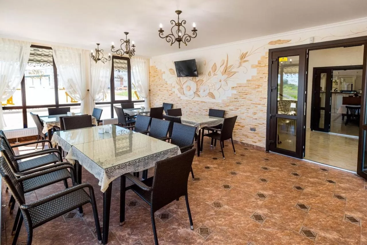 Restaurant/Places to Eat in Mon Plaisir