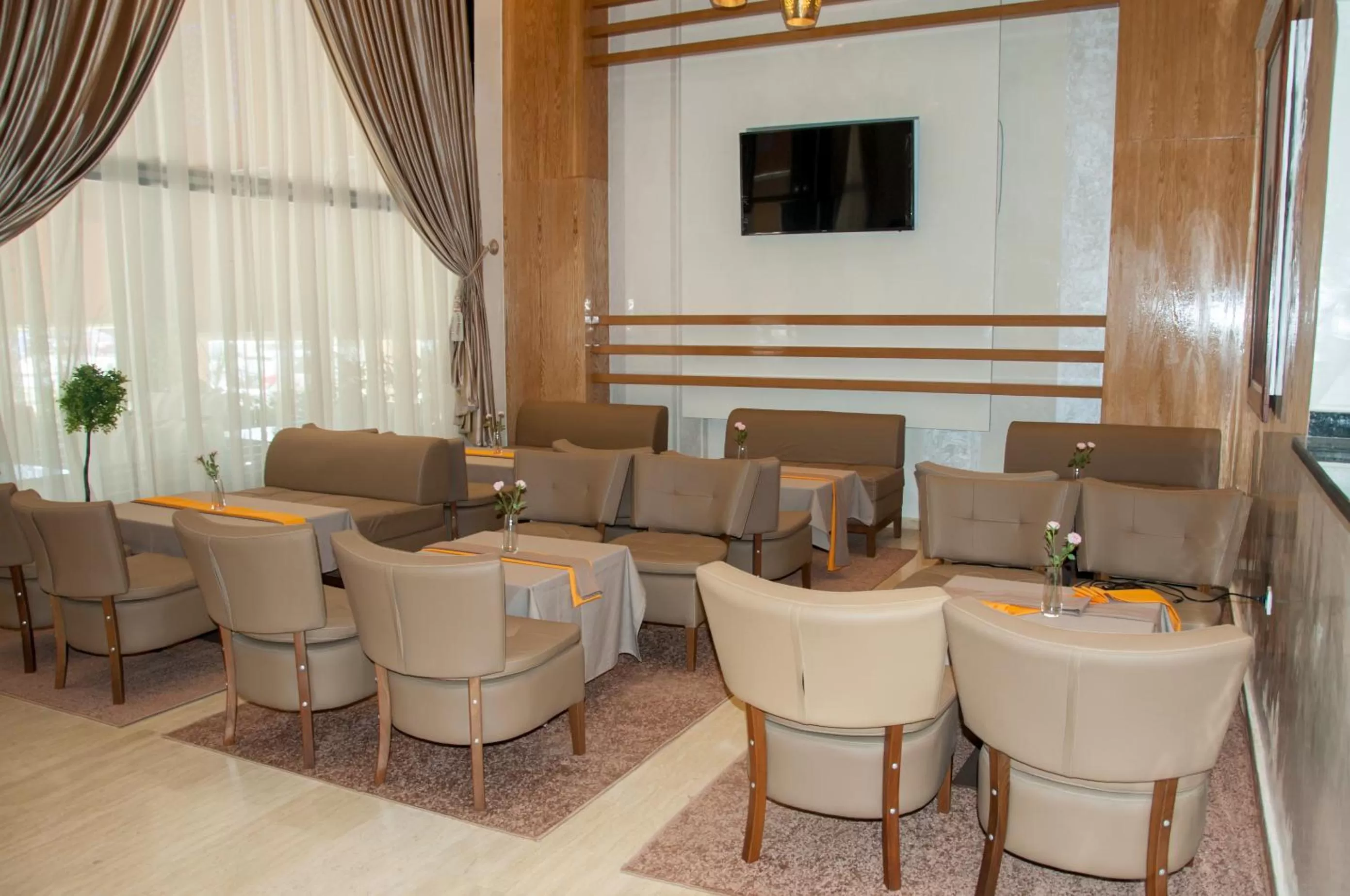Lounge/Bar in Sania Hotel