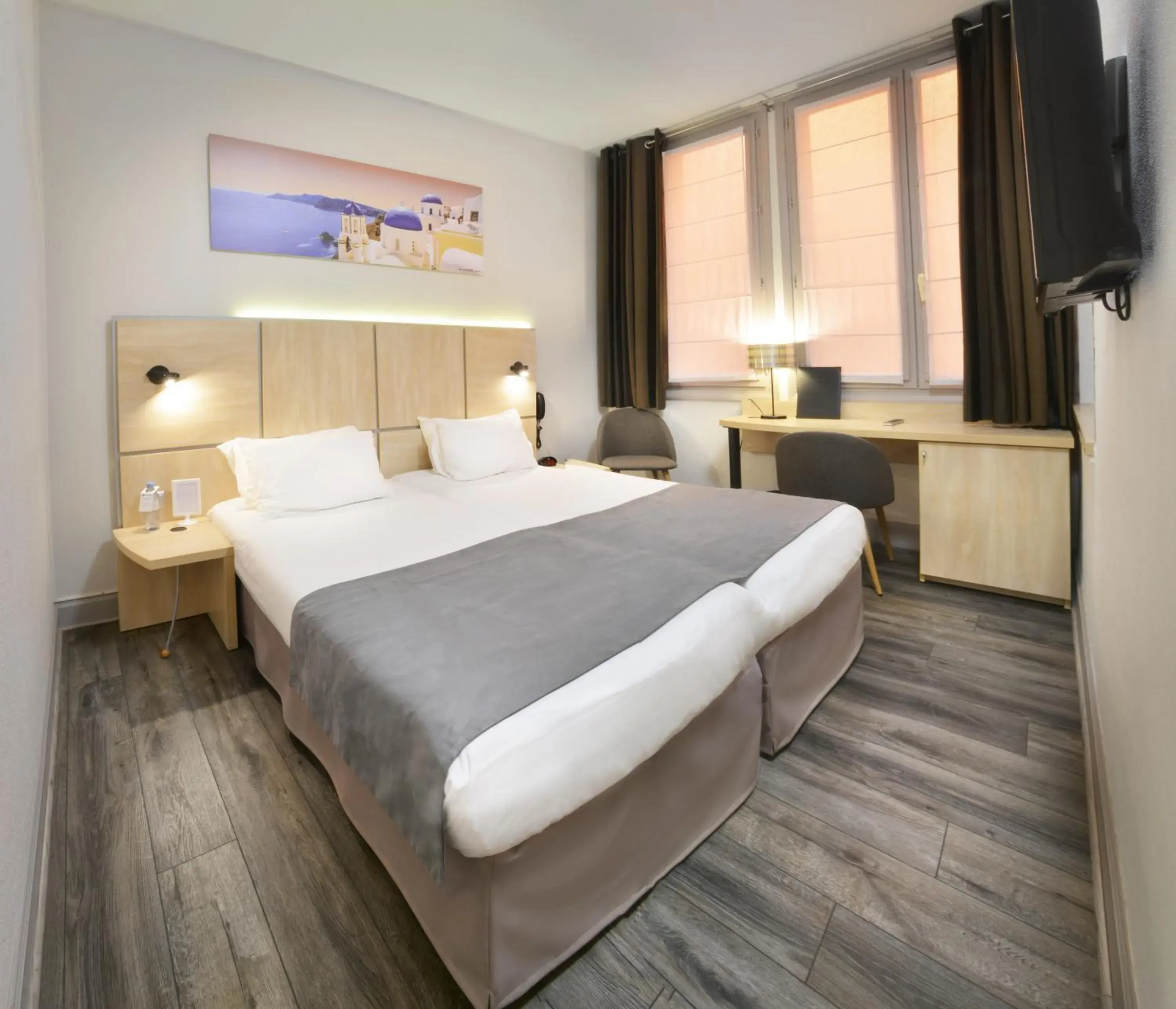 Bedroom, Bed in Best Western Lyon Saint-Antoine