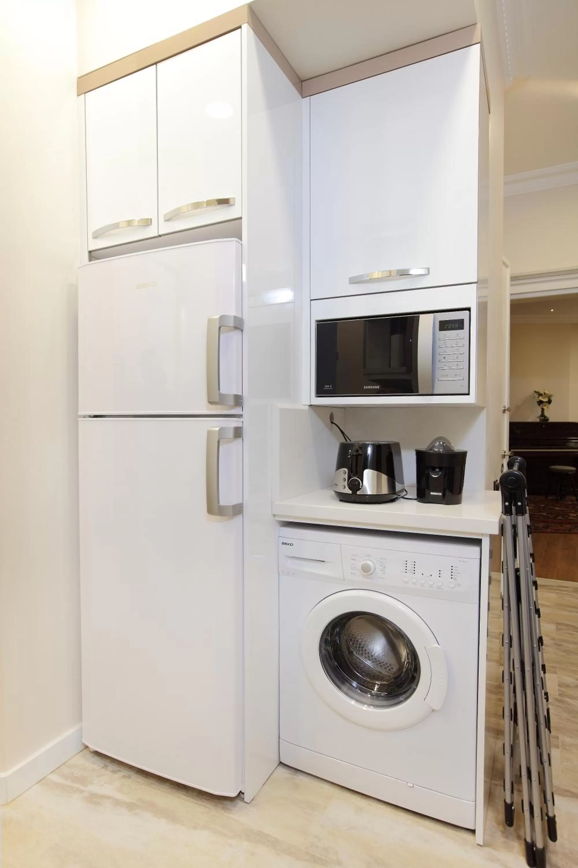 Kitchen or kitchenette in Lir Residence Suites LONG STAY