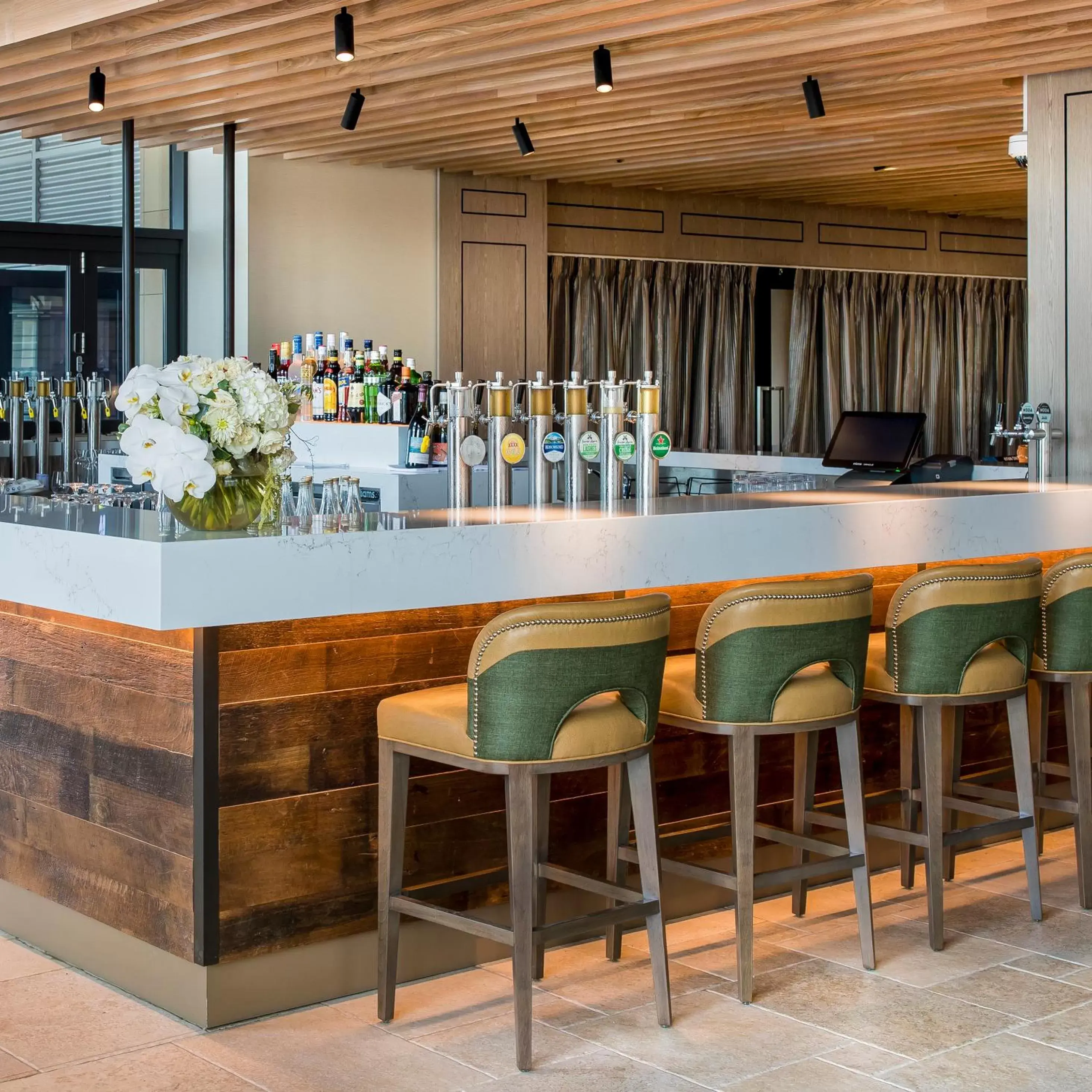 Lounge or bar in The William Inglis Mgallery By Sofitel