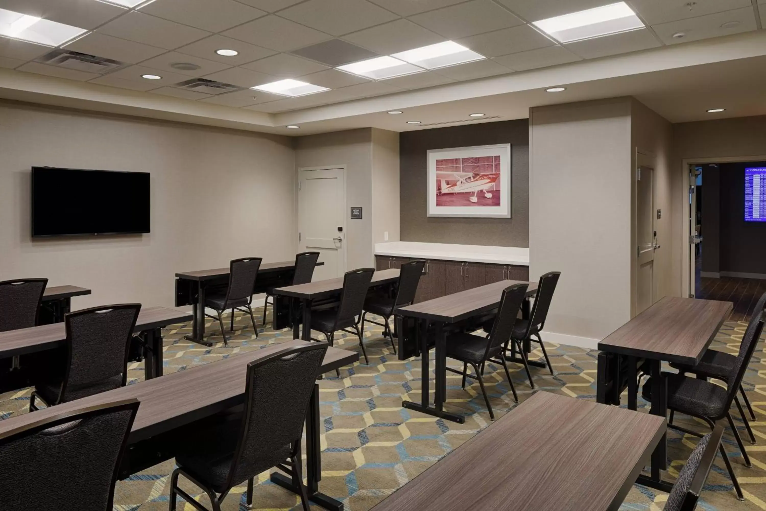 Meeting/conference room, Restaurant/Places to Eat in Residence Inn by Marriott Columbus Airport