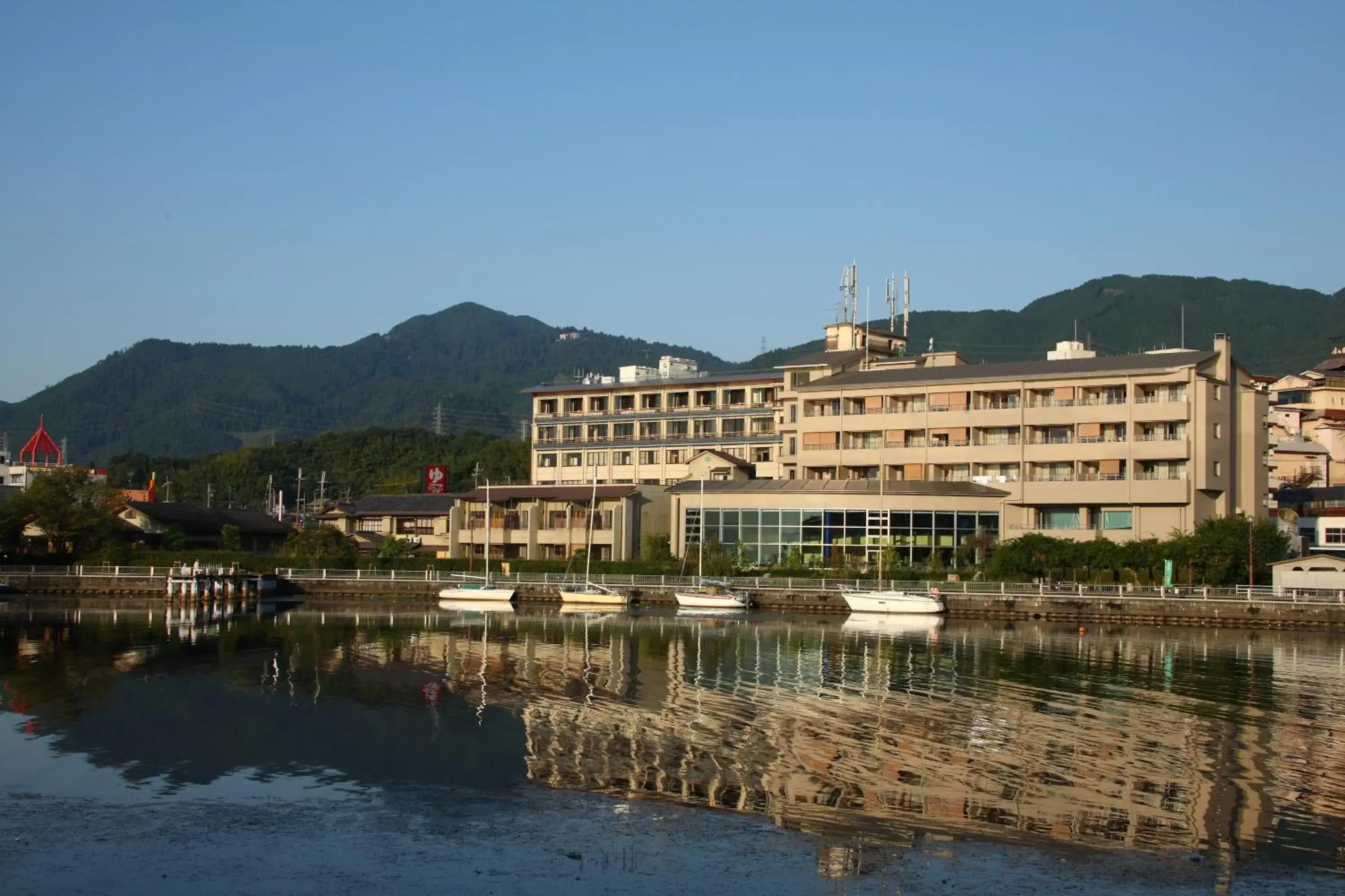 Facade/entrance, Property Building in Biwako Ryokusuitei