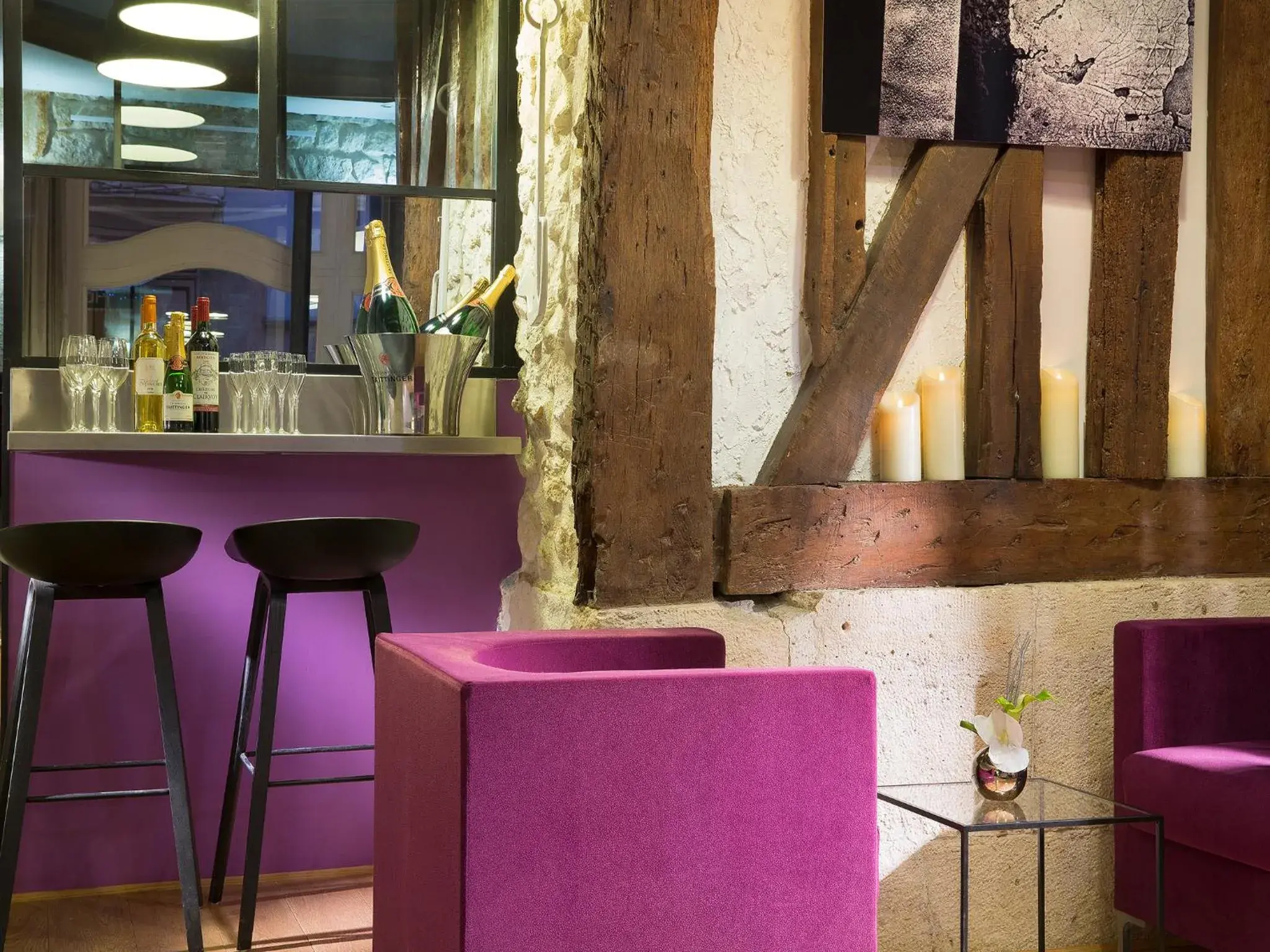 Decorative detail, Lounge/Bar in Hôtel Jacques De Molay