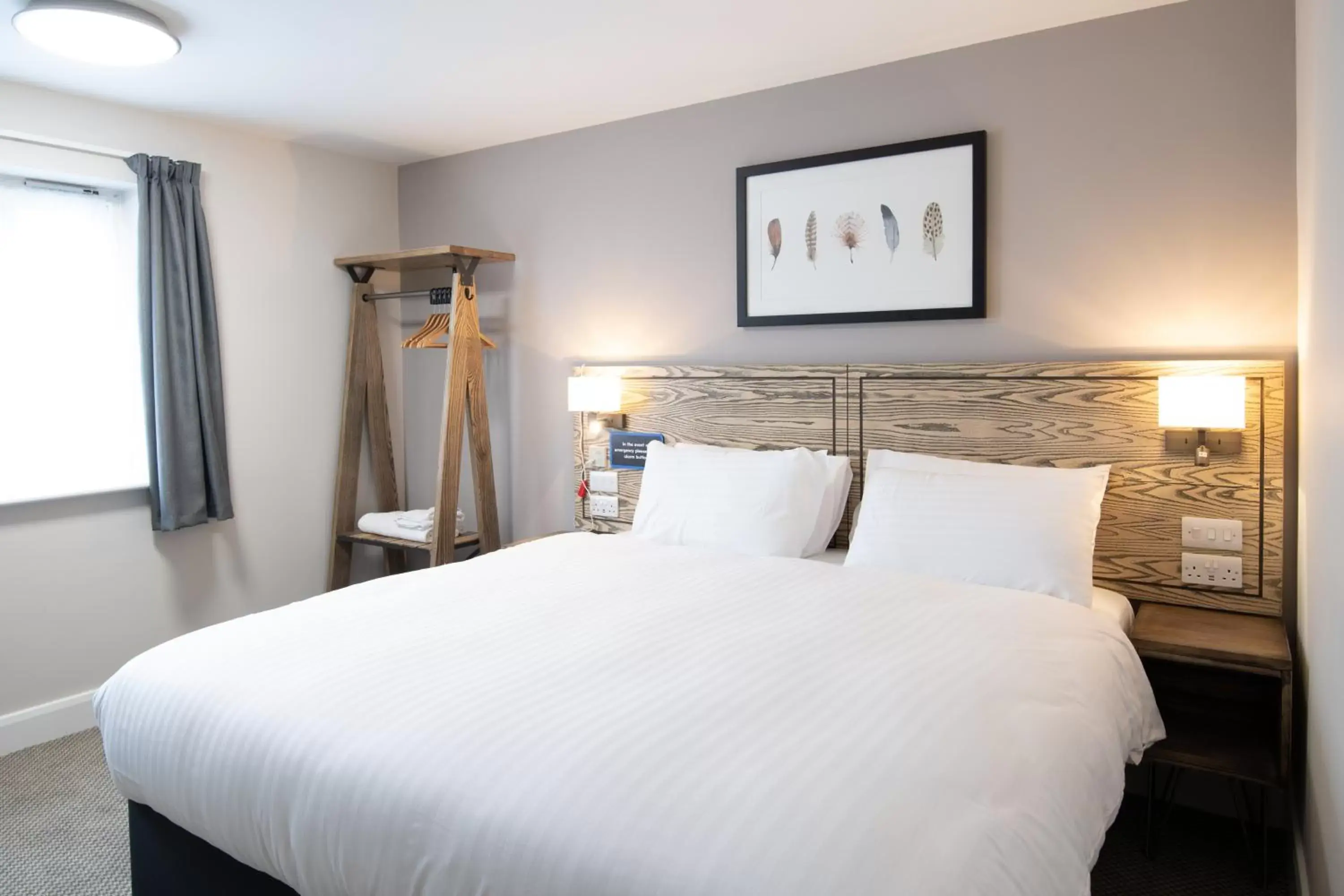 Bedroom, Bed in Paisley Pear, Brackley by Marston's Inns