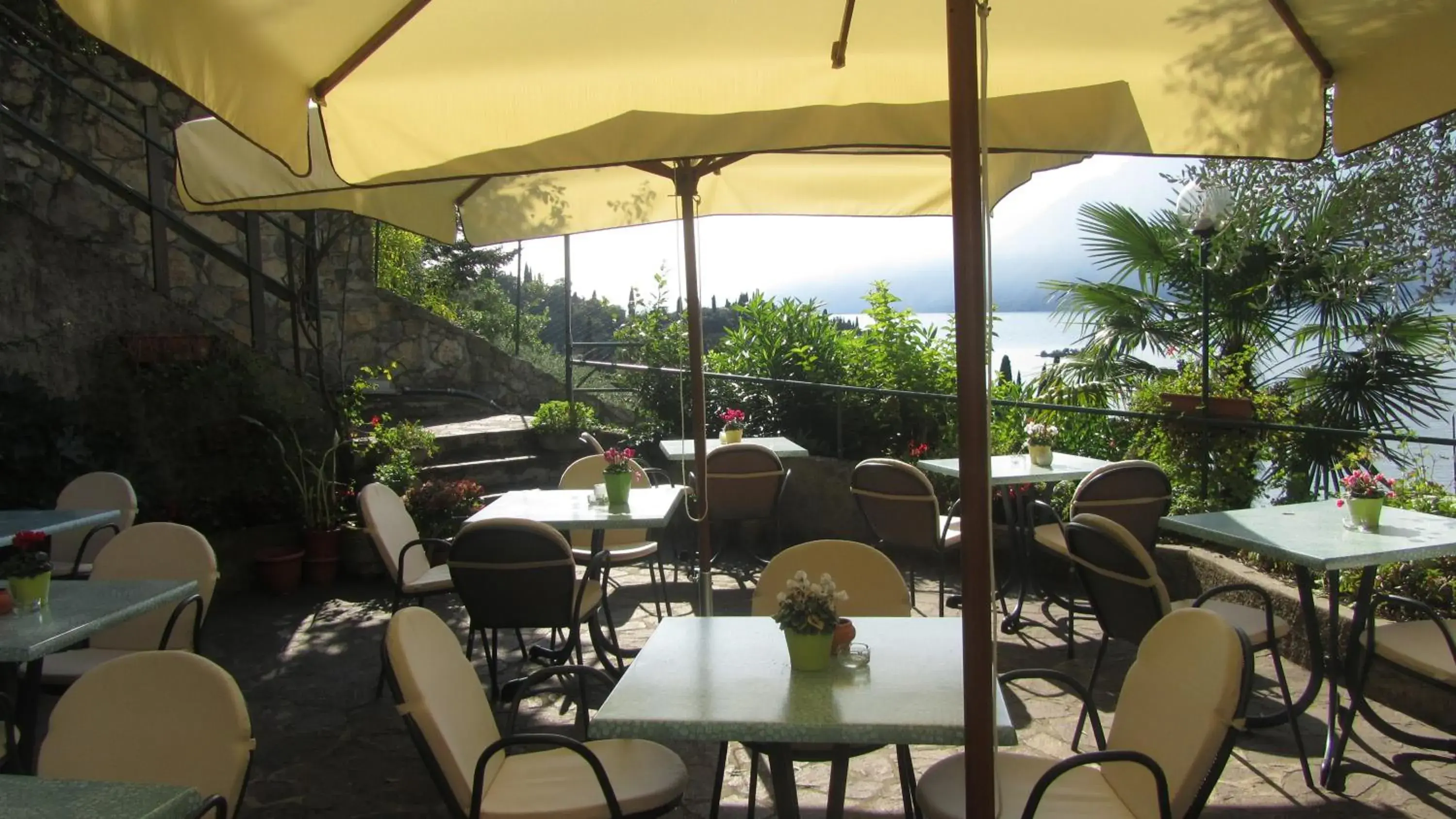Balcony/Terrace, Restaurant/Places to Eat in Villa Emma Malcesine