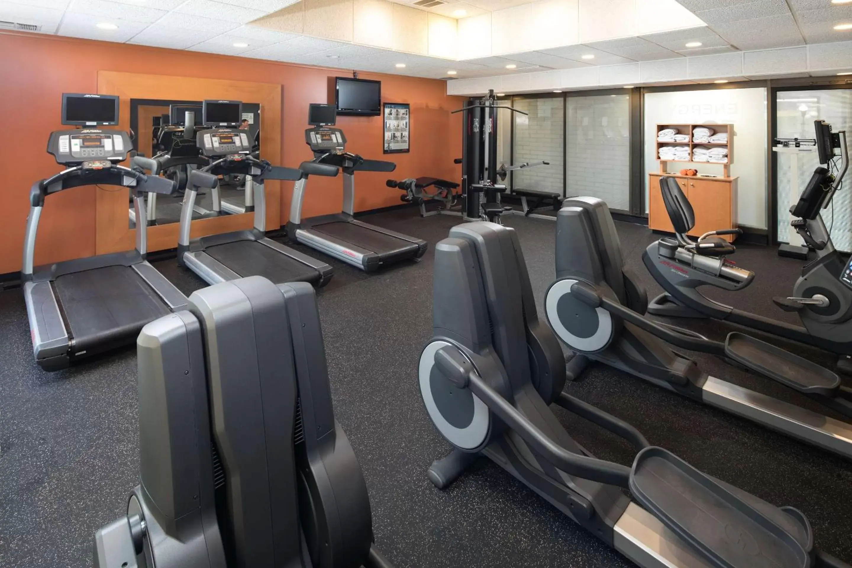 Fitness centre/facilities in Red Lion Hotel Redding Fitness centre/facilities in Red Lion Hotel Redding