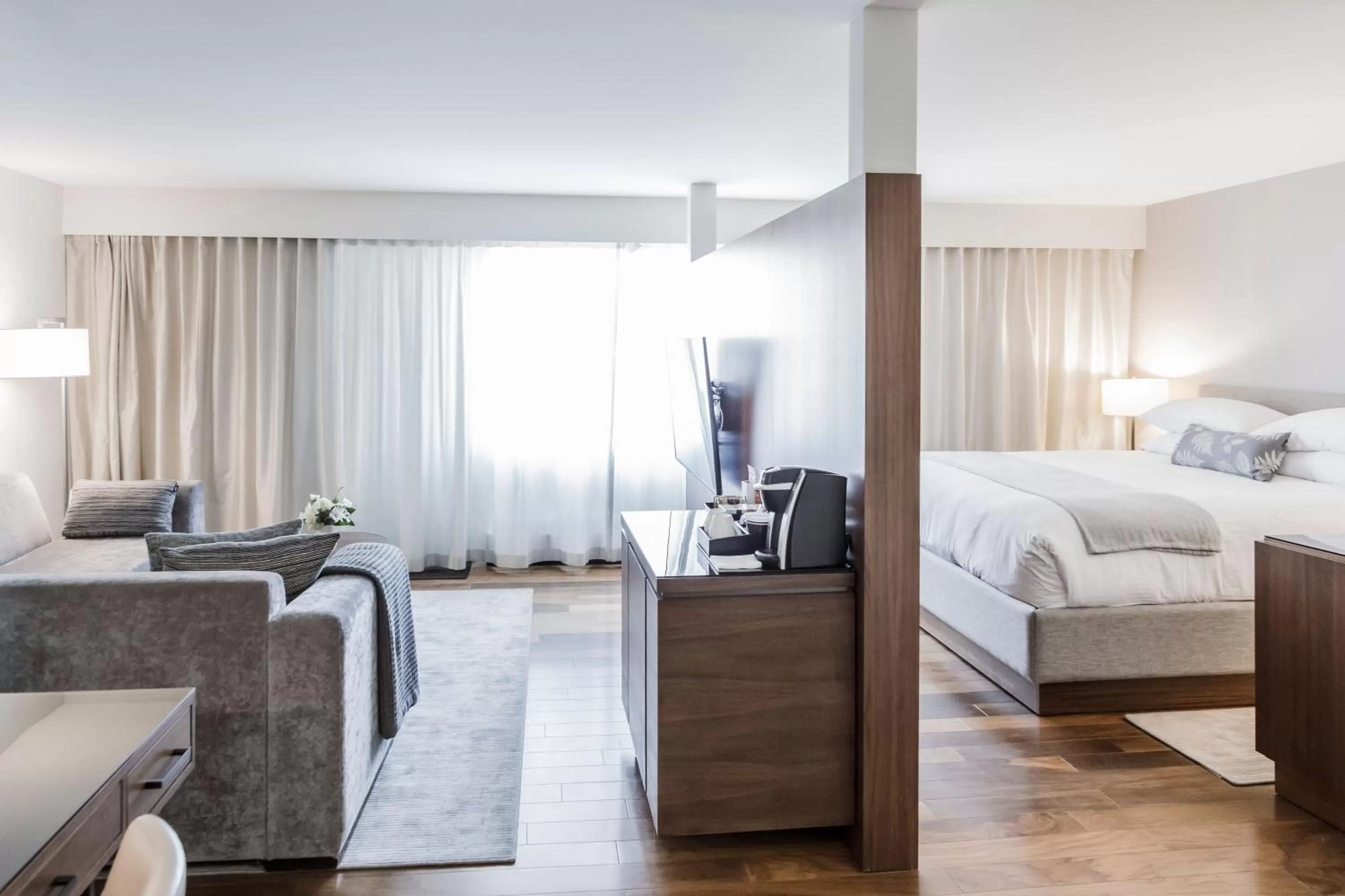 Living room, Bed in The James Hotel