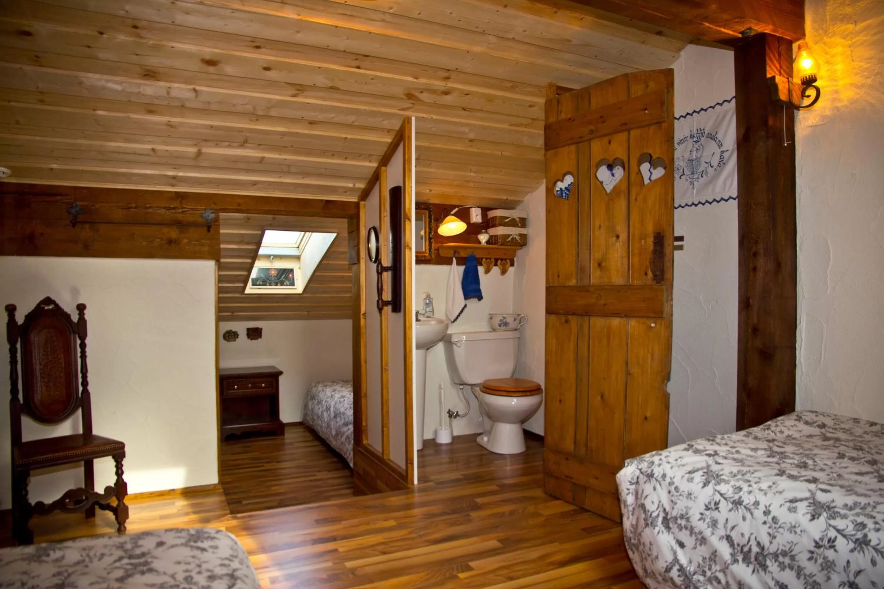 Toilet, Bed in Raven's Bed