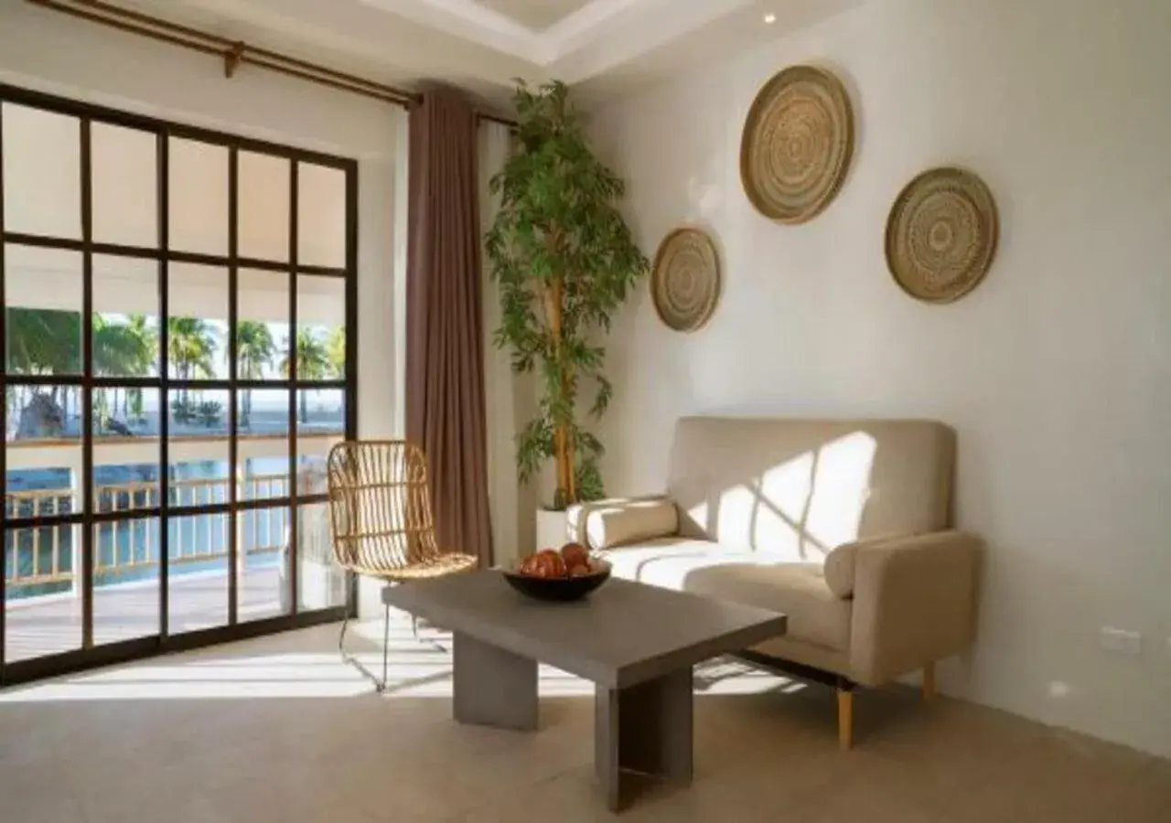 Living room, Seating Area in Golden Sands Destination Resorts