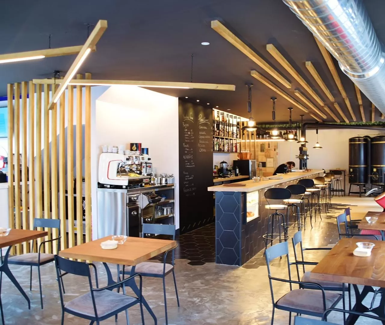 Lounge or bar in Hospedium Hotel La Marina Costa da Morte