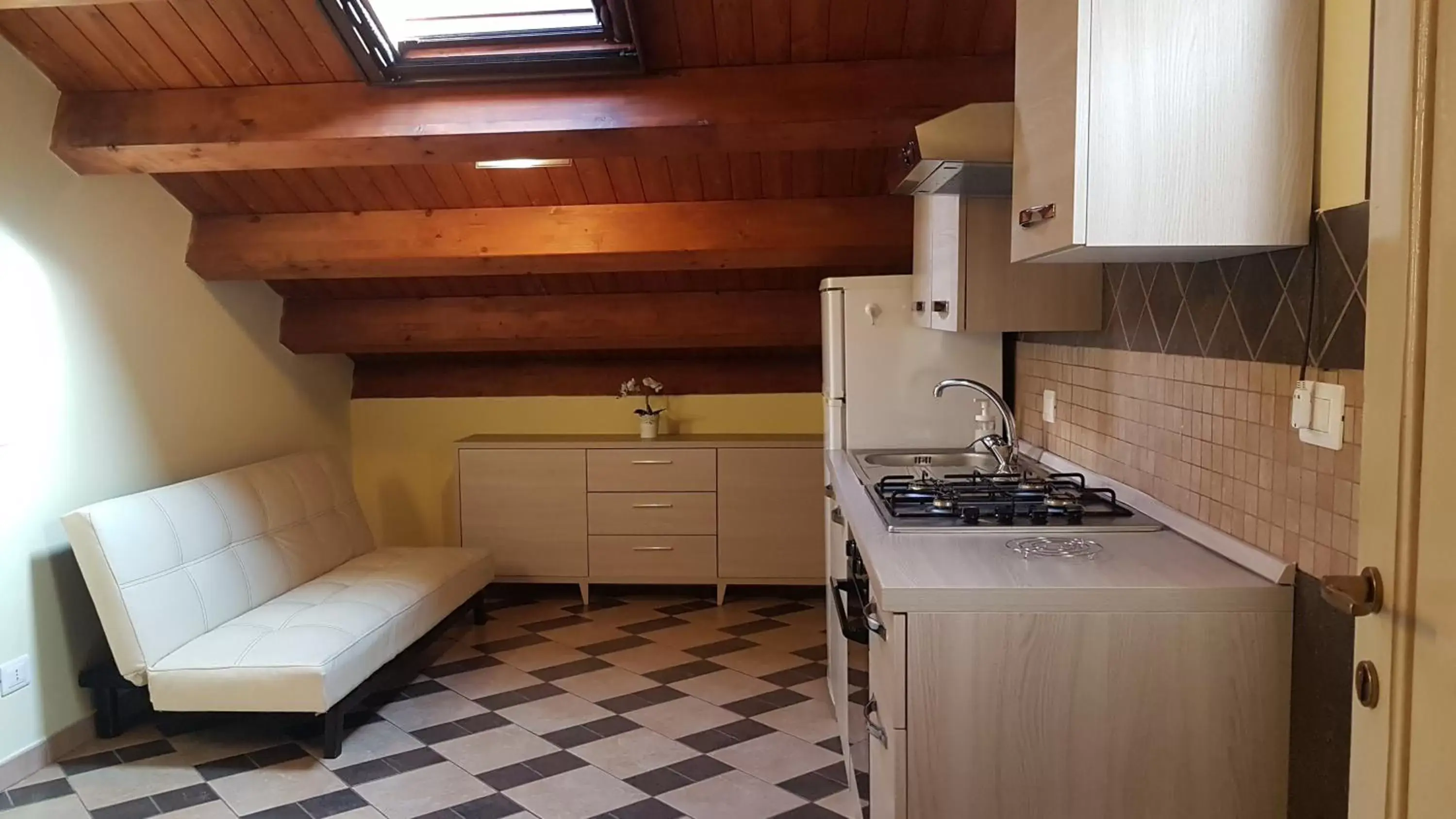 Kitchen or kitchenette, Kitchen/Kitchenette in Central Suites Catania