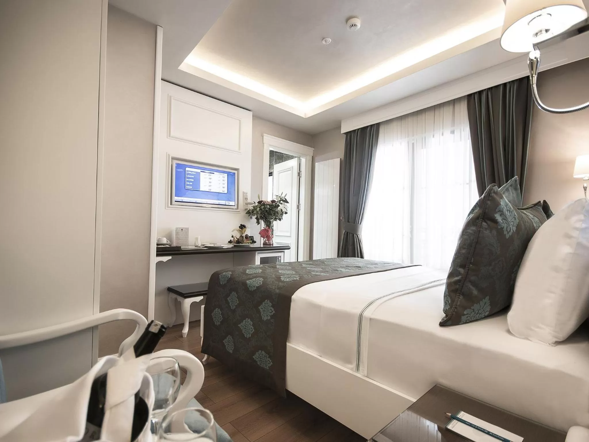 Bed in Antusa Palace Hotel & Spa