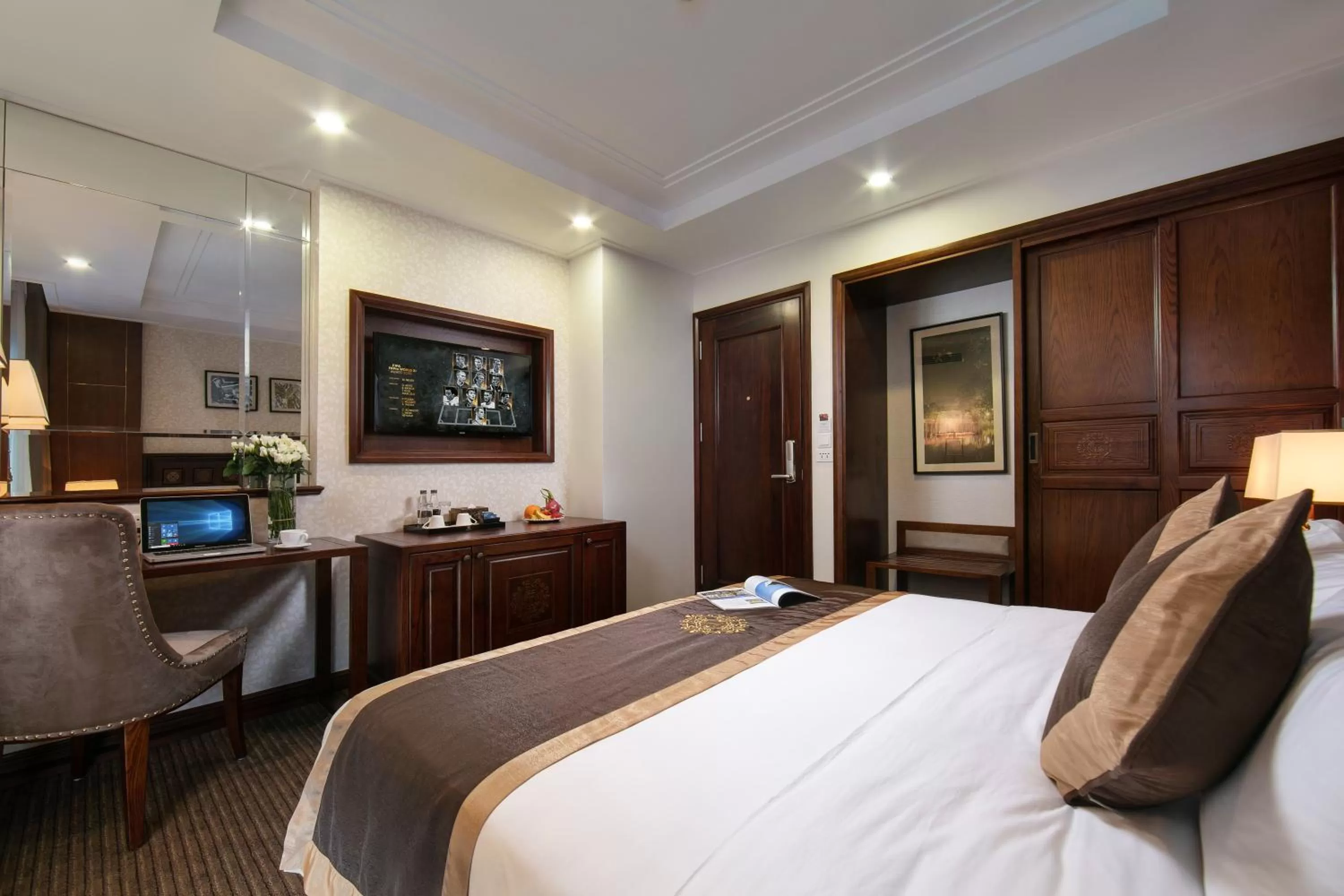 TV and multimedia, Bed in Rex Hanoi Hotel