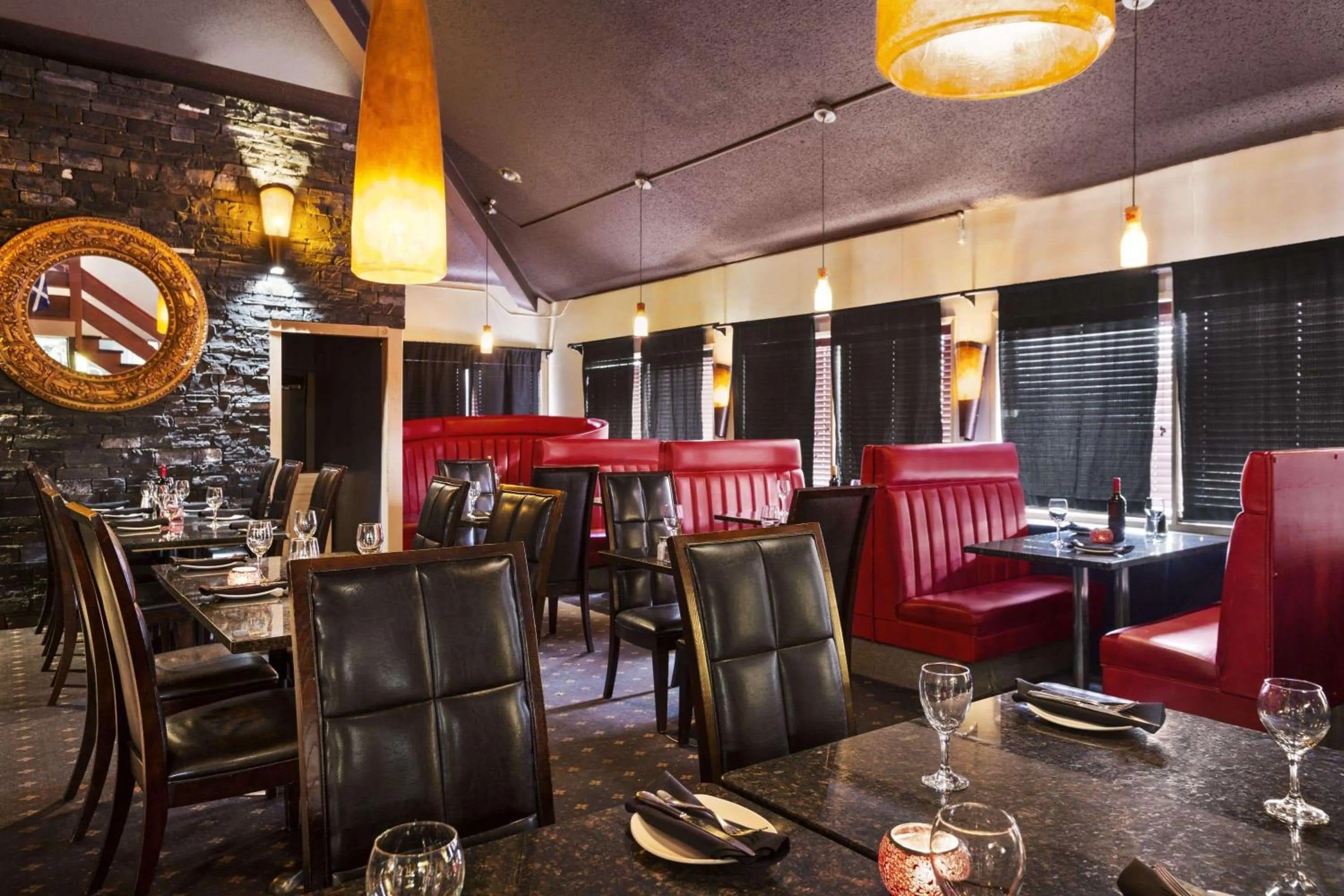 Restaurant/places to eat in South Hill Lodge