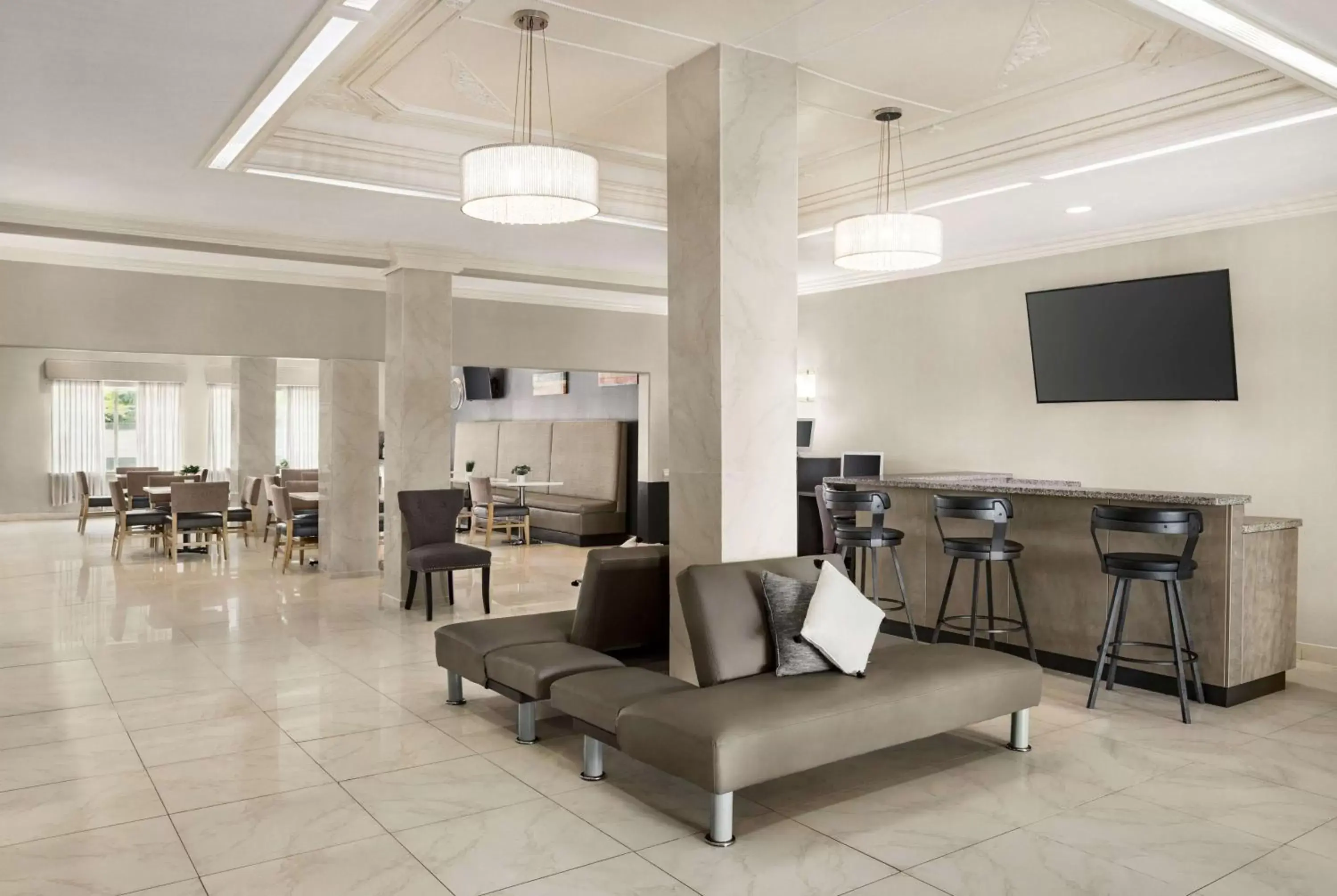 Lobby or reception, Seating Area in La Quinta by Wyndham Brownsville North