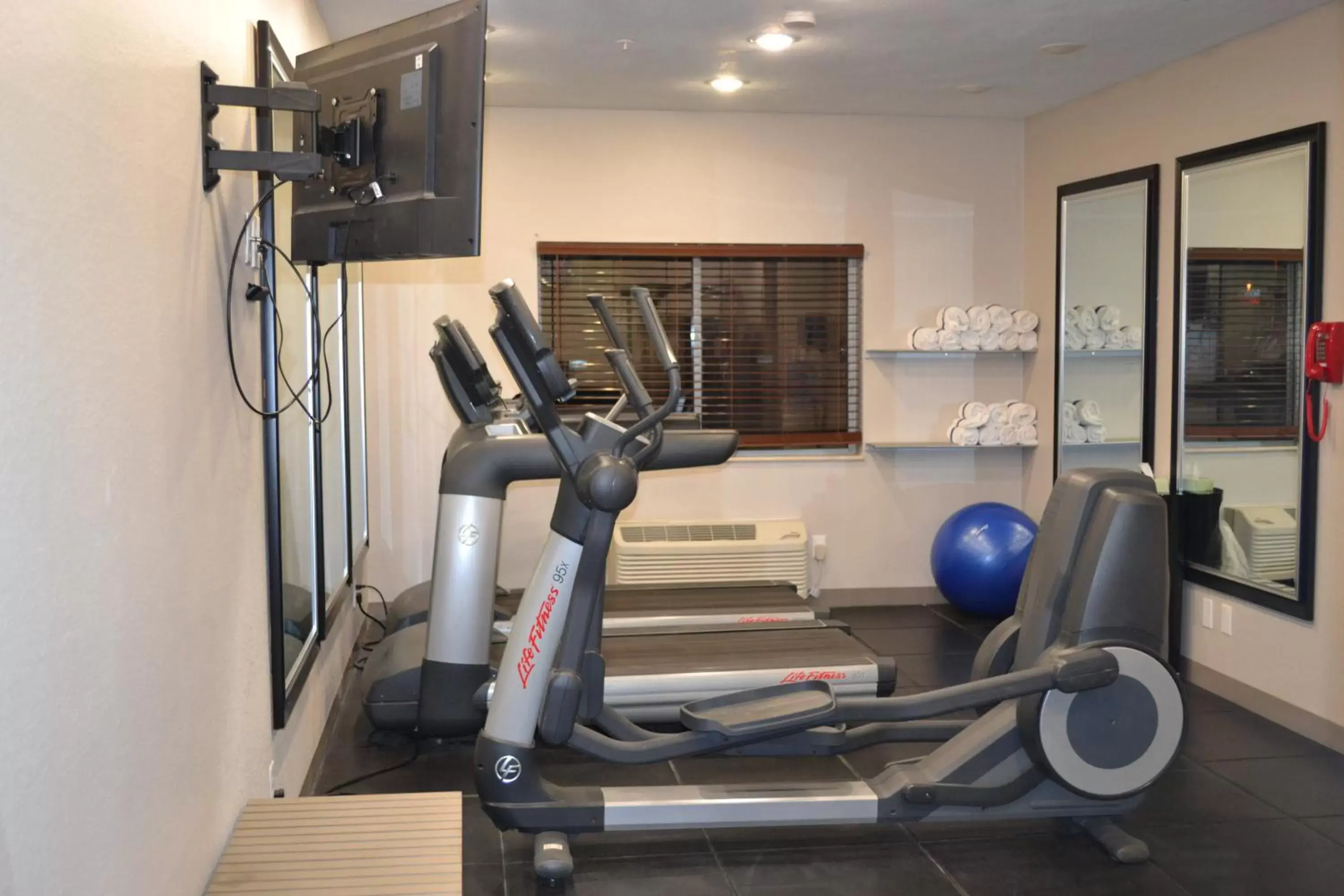 Fitness centre/facilities, Fitness Center/Facilities in Country Inn & Suites by Radisson, Fairview Heights, IL