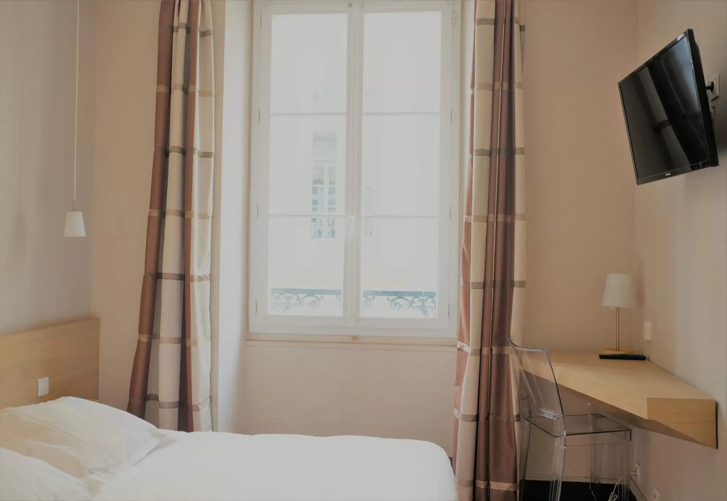 Bedroom, Bed in Hotel Gambetta Bedroom, Bed in Hotel Gambetta