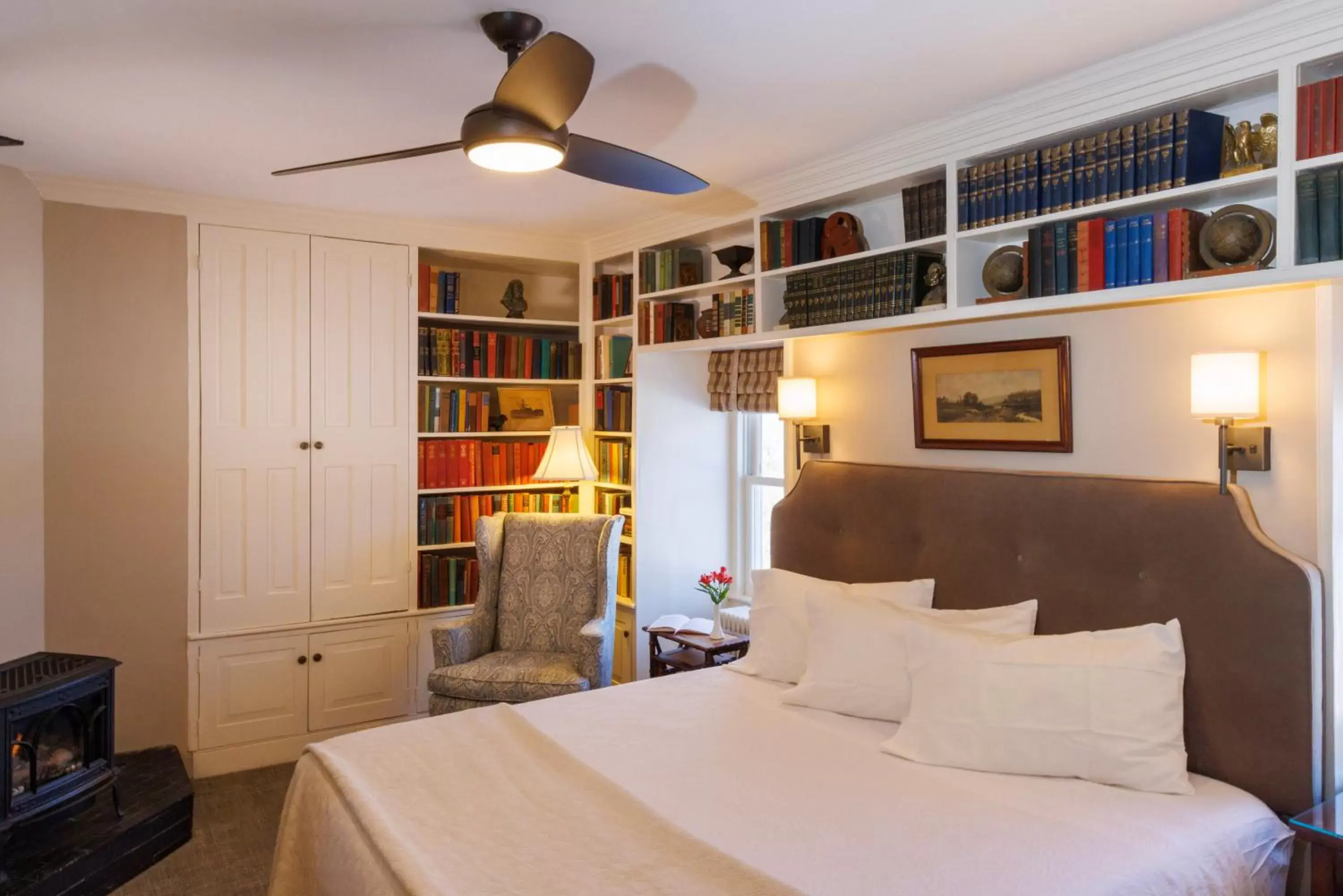 Standard King Room in Woolverton Inn Standard King Room in Woolverton Inn