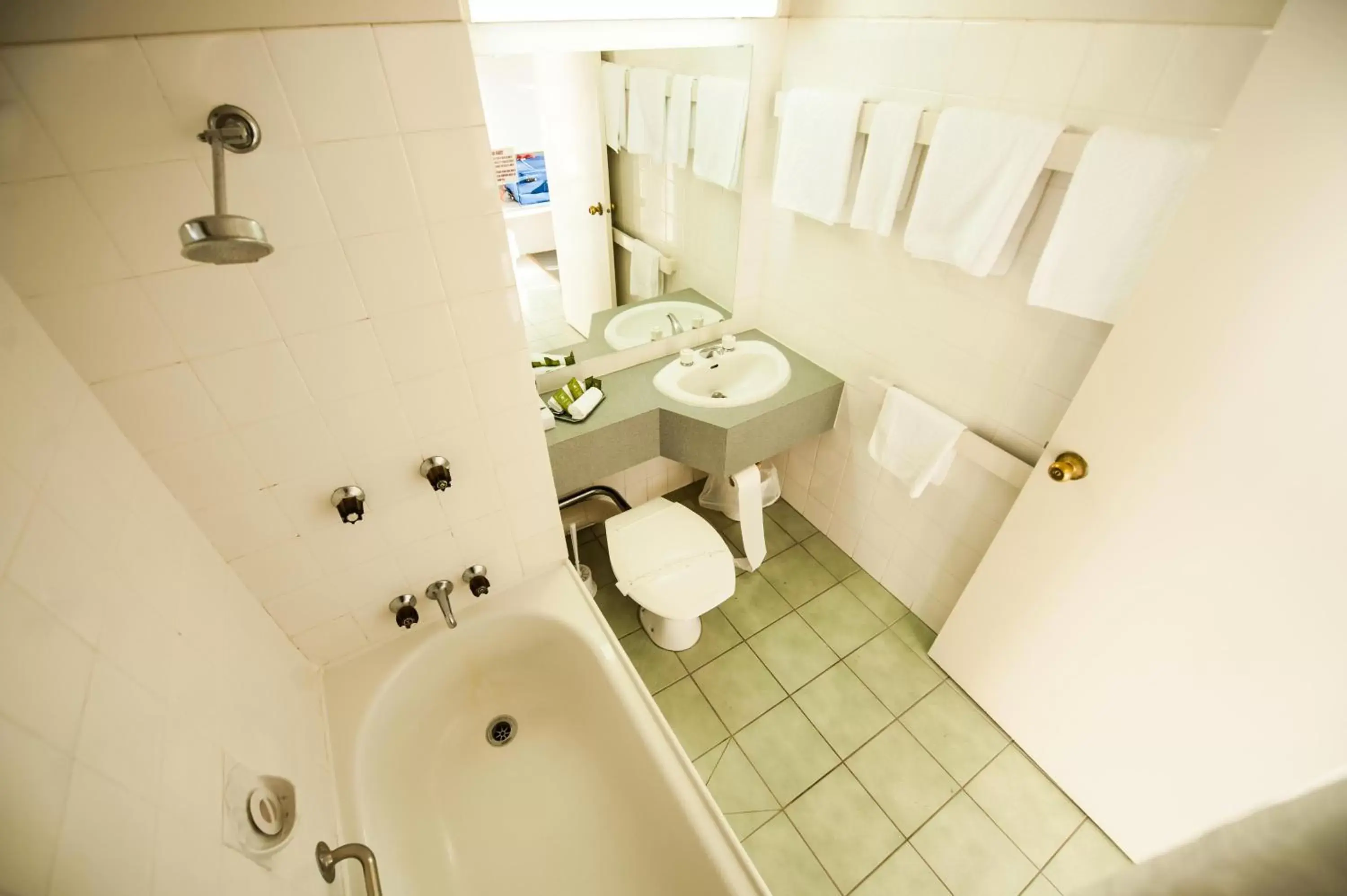 Bathroom in Parklane Motel