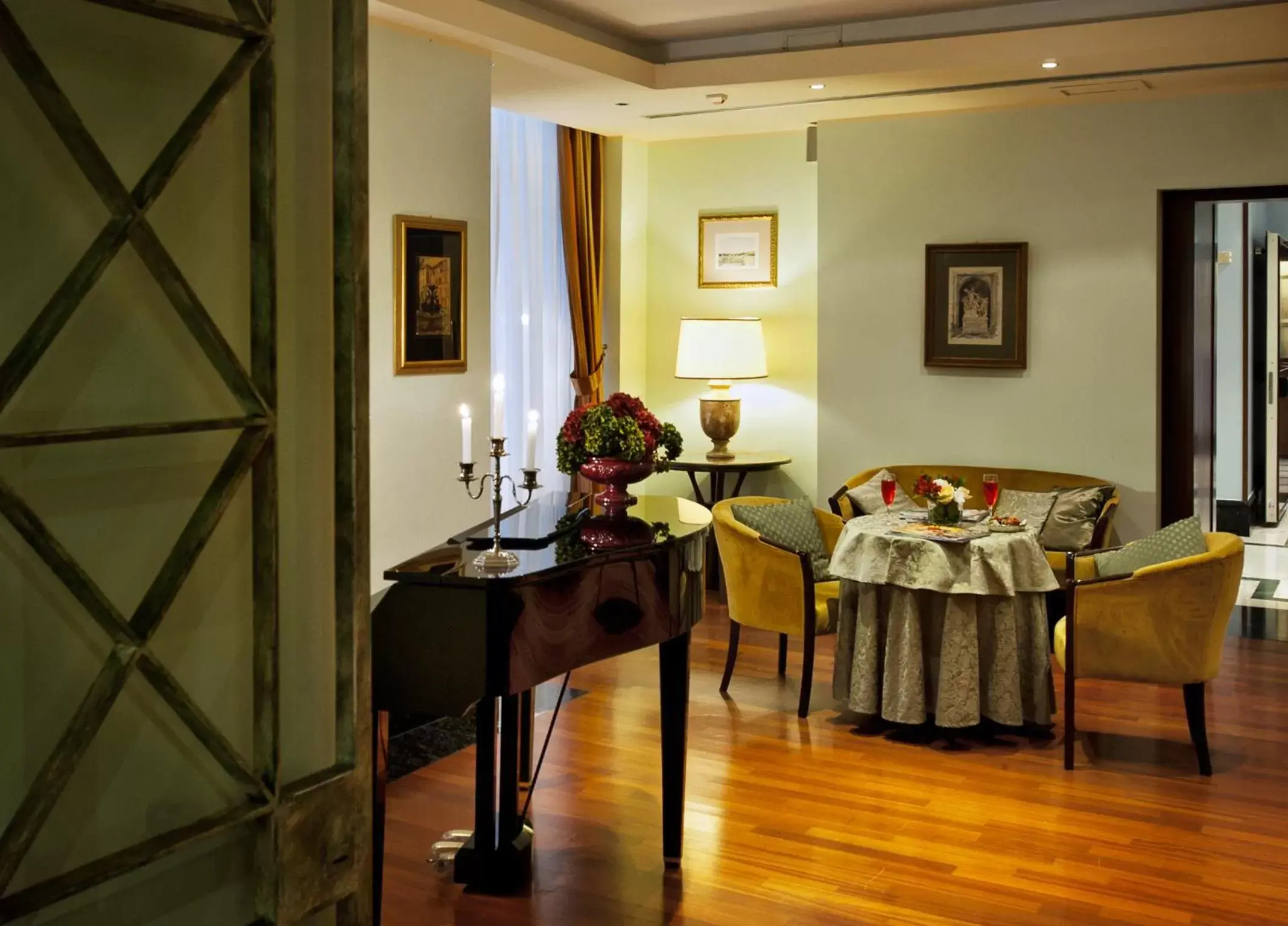 Lounge or bar, Dining Area in Hotel Ponte Sisto