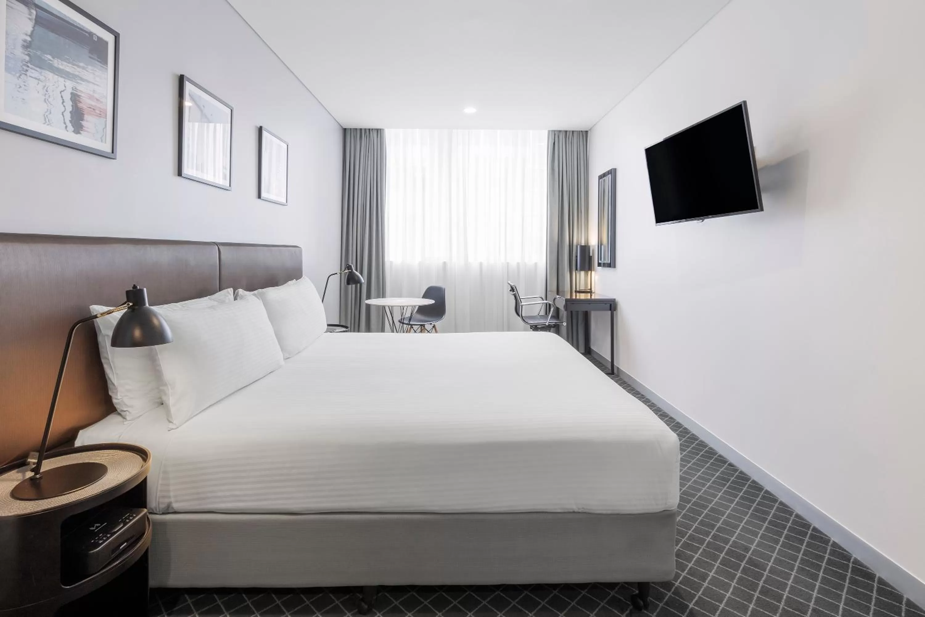 Bedroom, Bed in Holiday Inn & Suites Sydney Bondi Junction by IHG