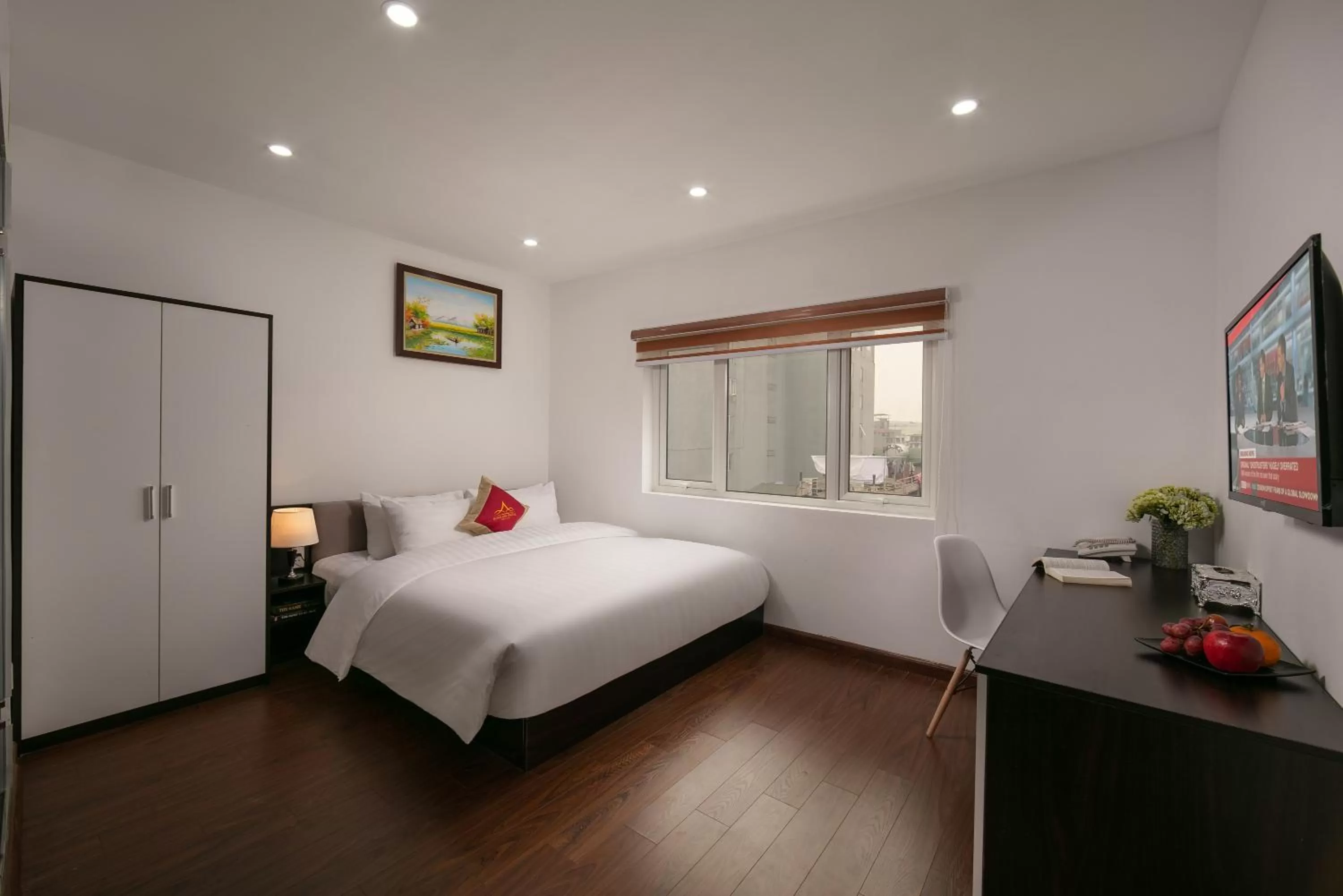 Quiet street view, Bed in Hanoi Aria Central Hotel & Spa