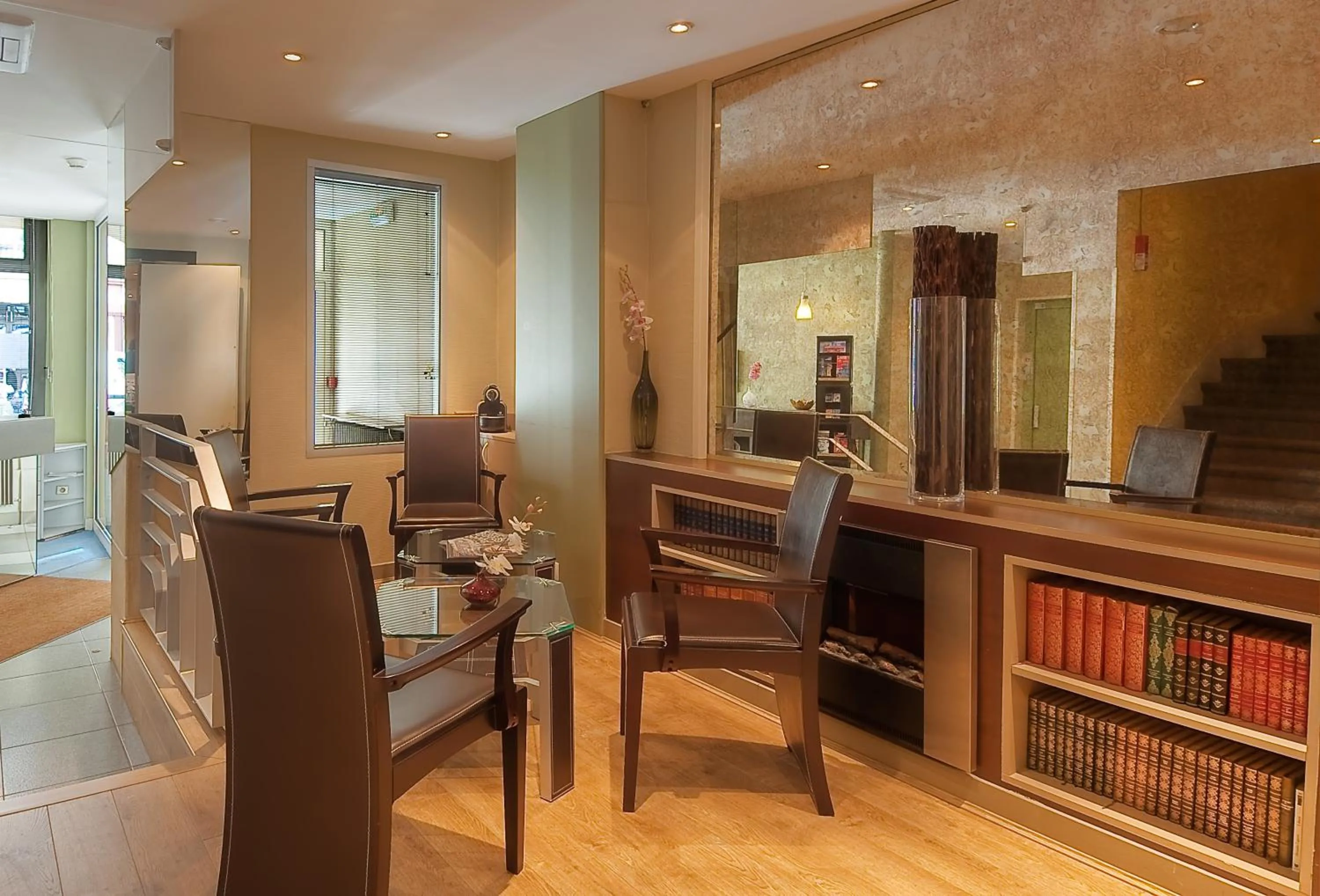 Property building in Hôtel de France Quartier Latin