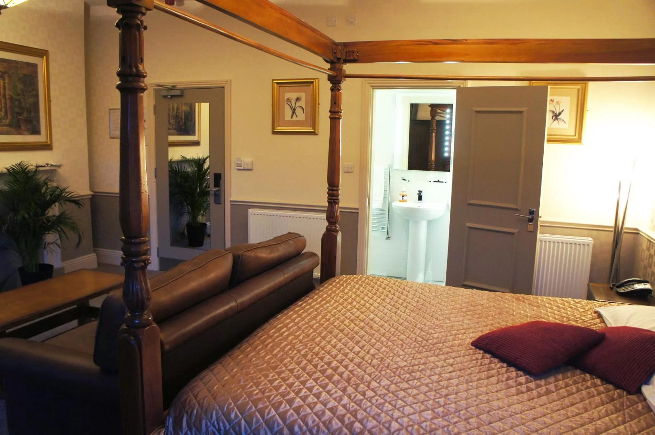 Bed in York House Hotel