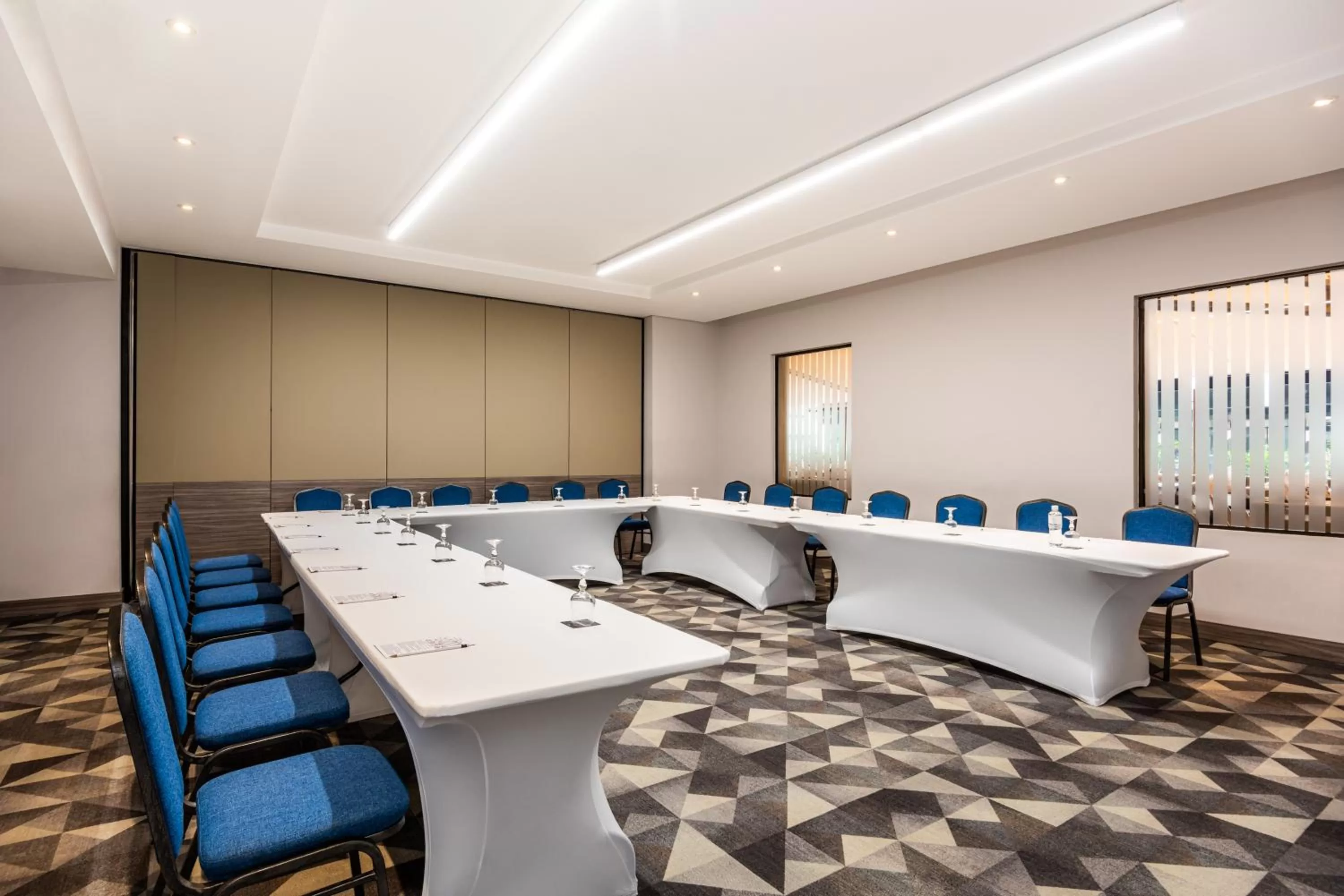Business facilities in Cosmos 100 Hotel & Centro de Convenciones - Hoteles Cosmos