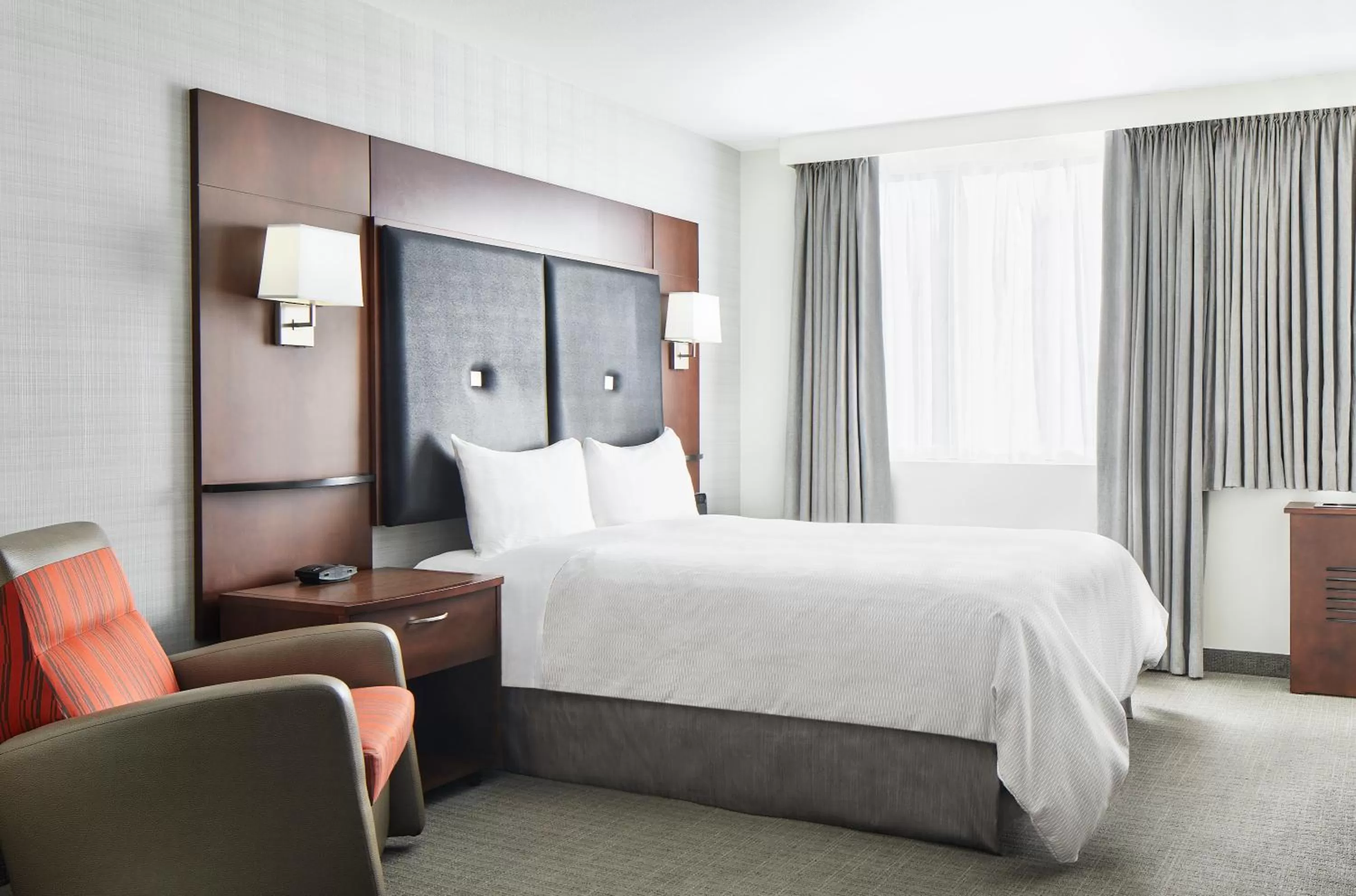 Bed in Club Quarters Hotel Embarcadero, San Francisco