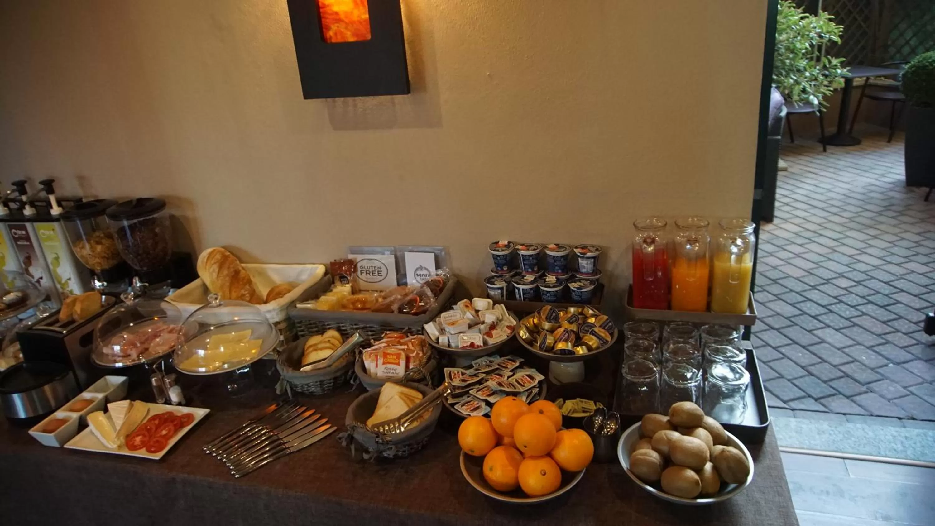 Buffet breakfast in HOTEL DEL CORSO