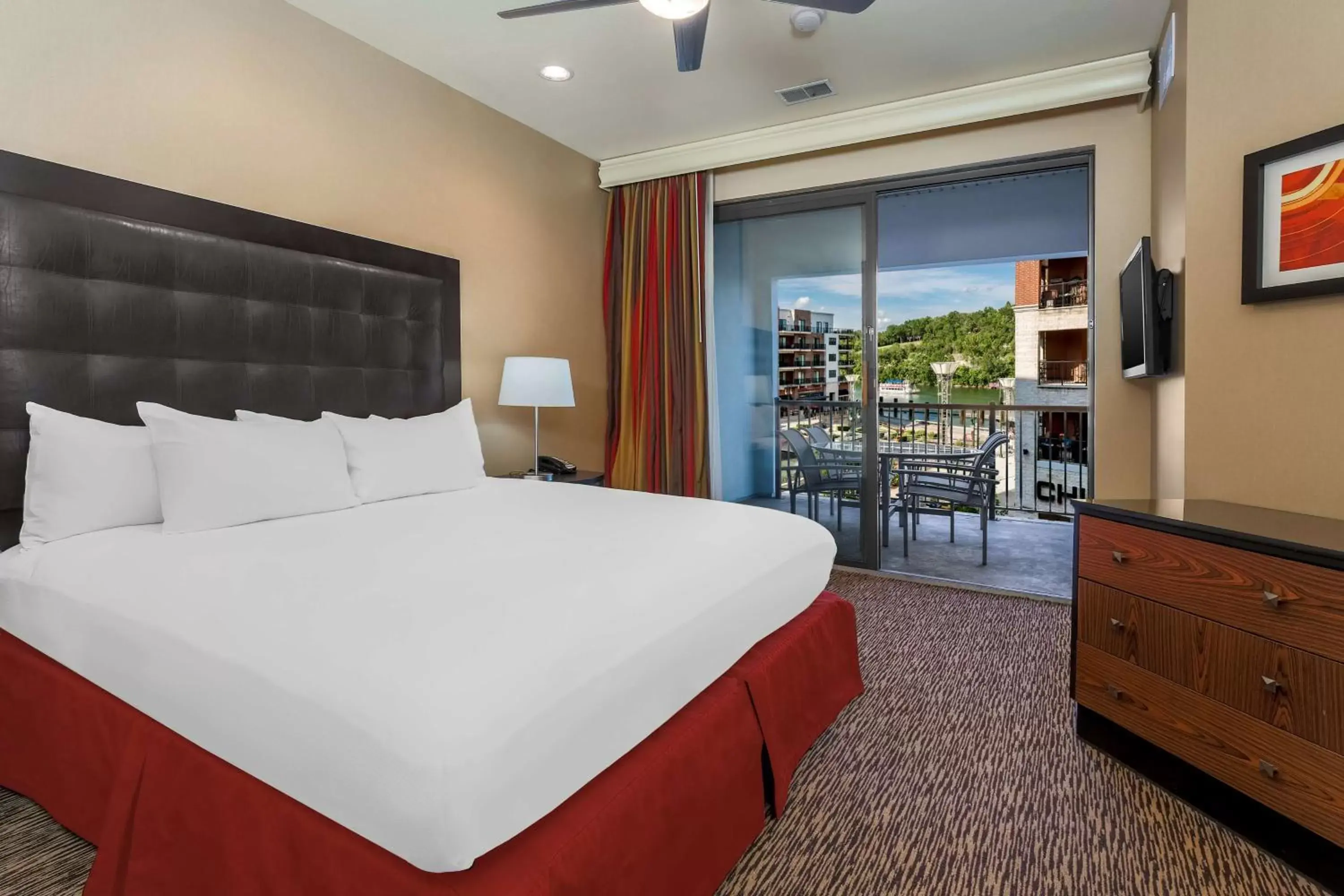 One-Bedroom Condo with Fountain View in Hilton Promenade Branson Landing