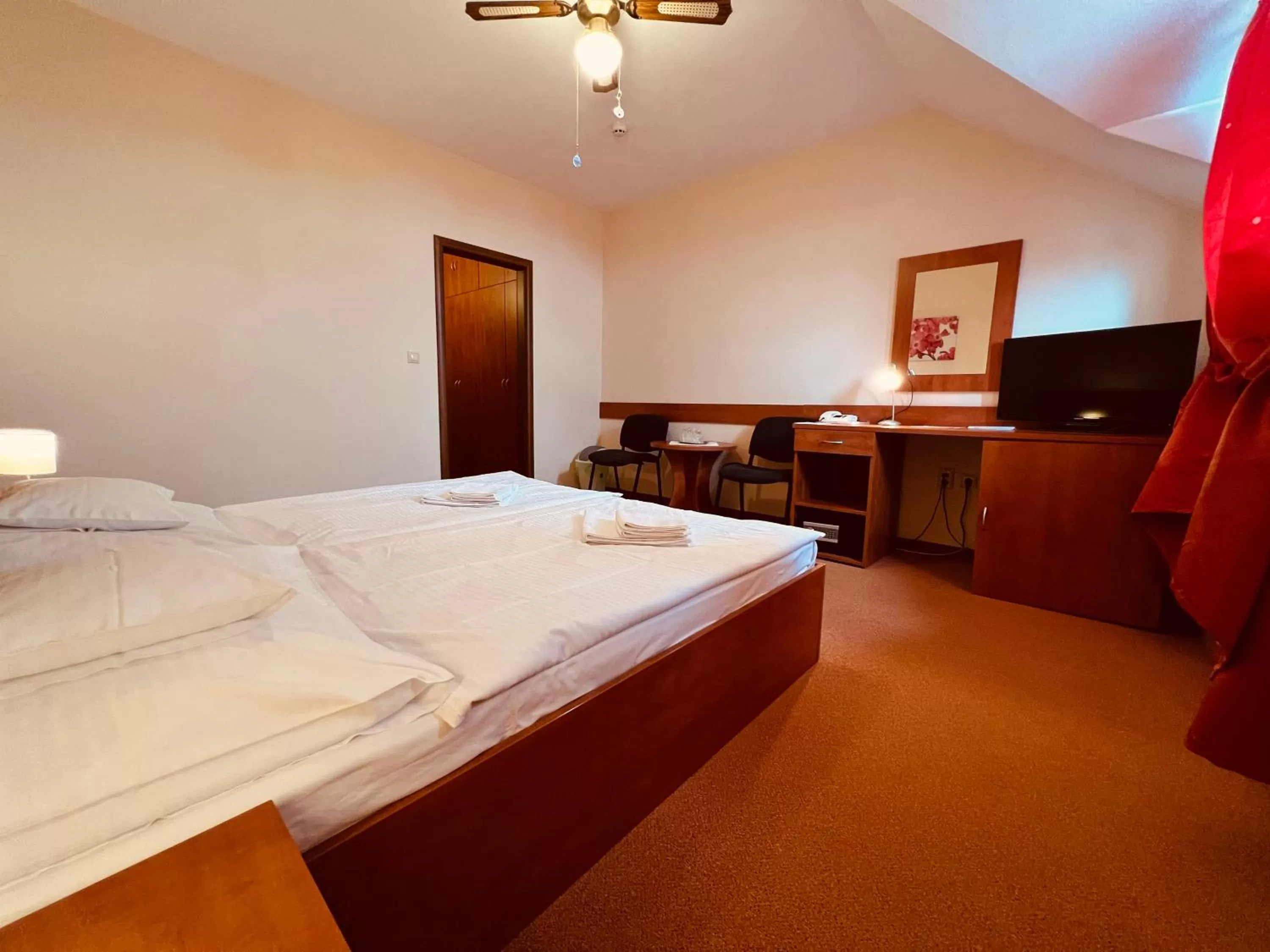 Bed in Hotel Orchidea Spa & Wellness